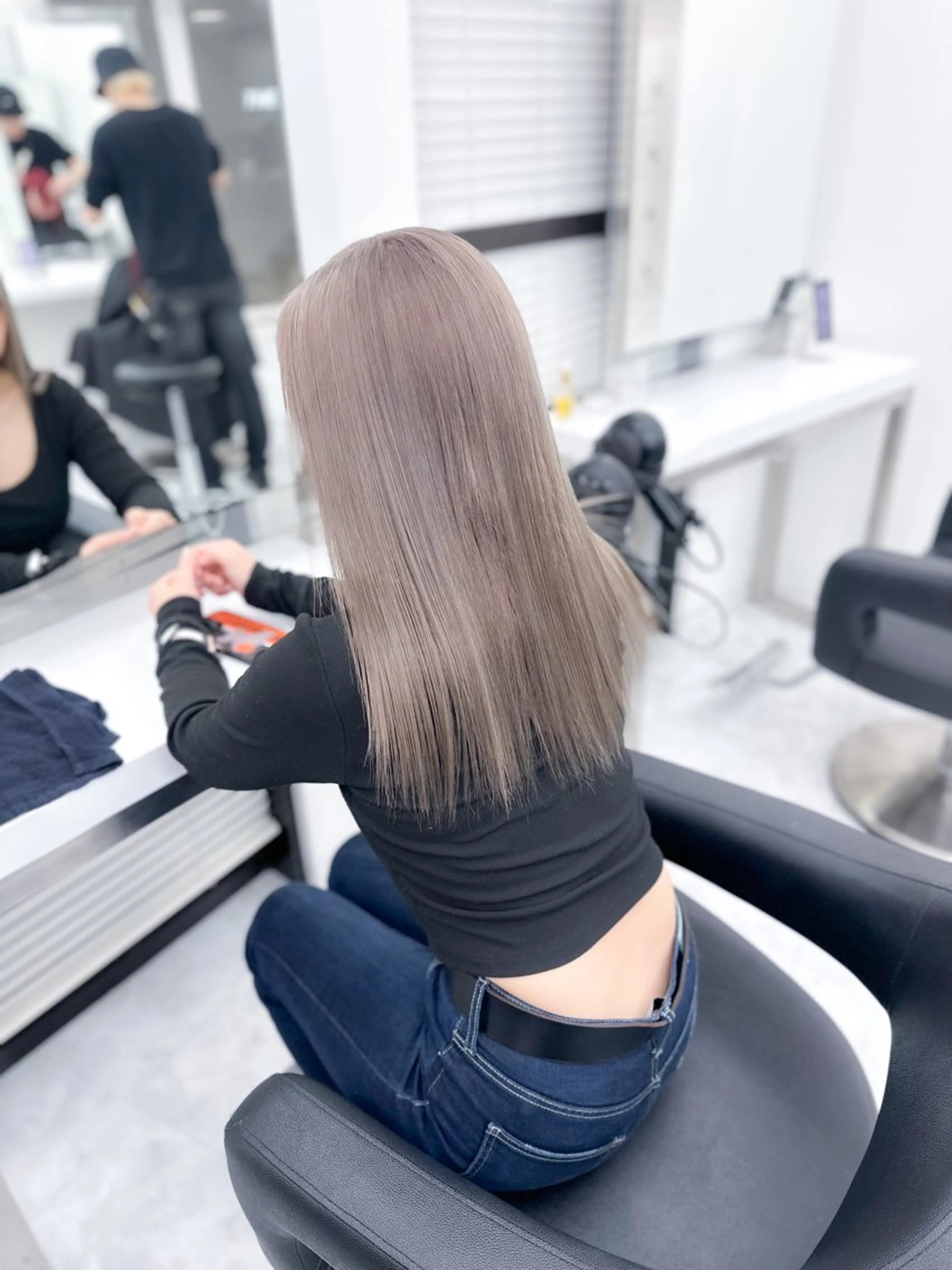 セミロング カラー reco所属・ウルフ&レイヤー特化 まとまる美髪矯正のヘアスタイル