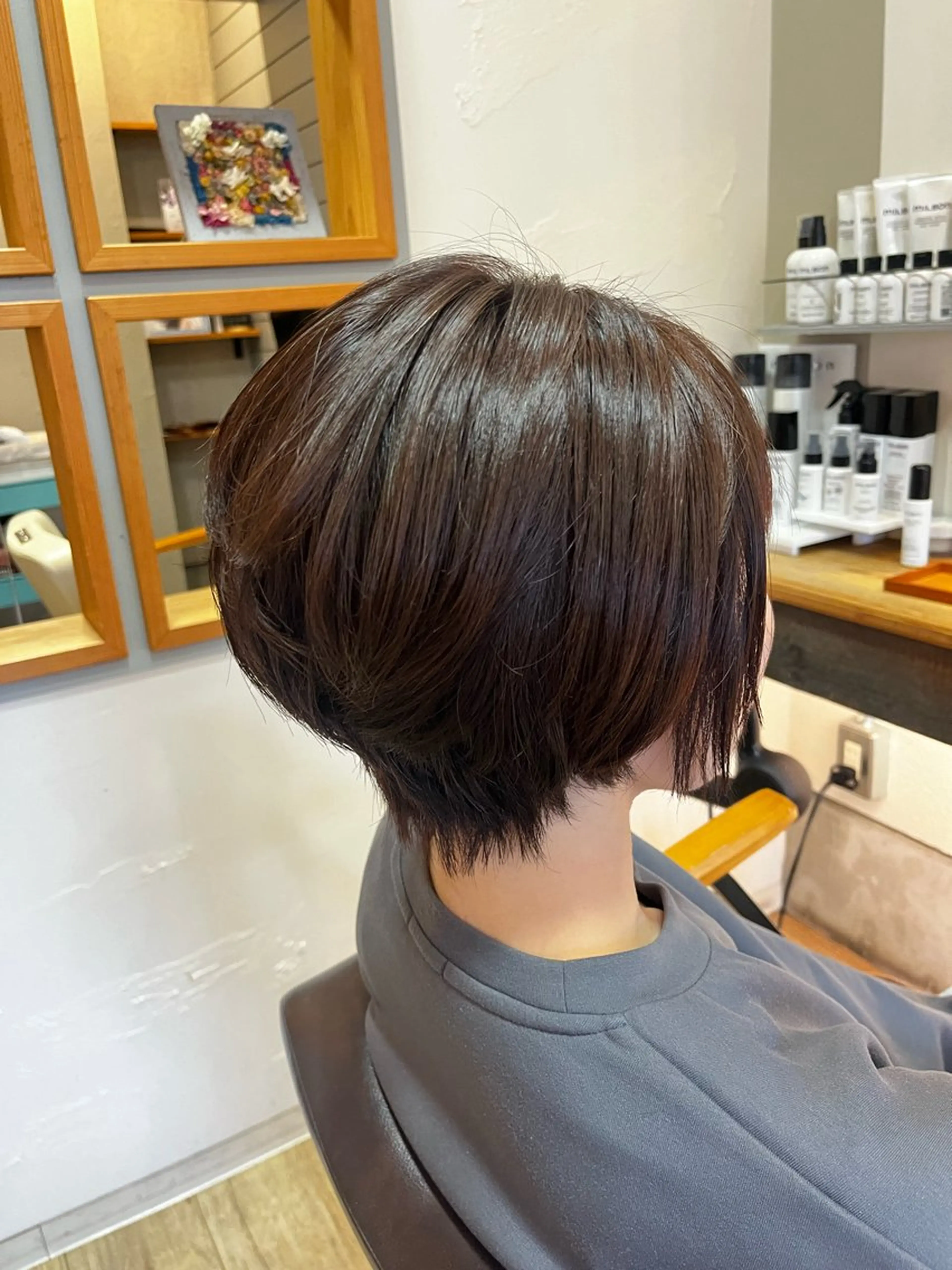 ショート カラー ショートボブ グレージュ ボブ ショートヘア ハラちゃんカット✂︎ 透明感🩵ケアカラーのヘアスタイル