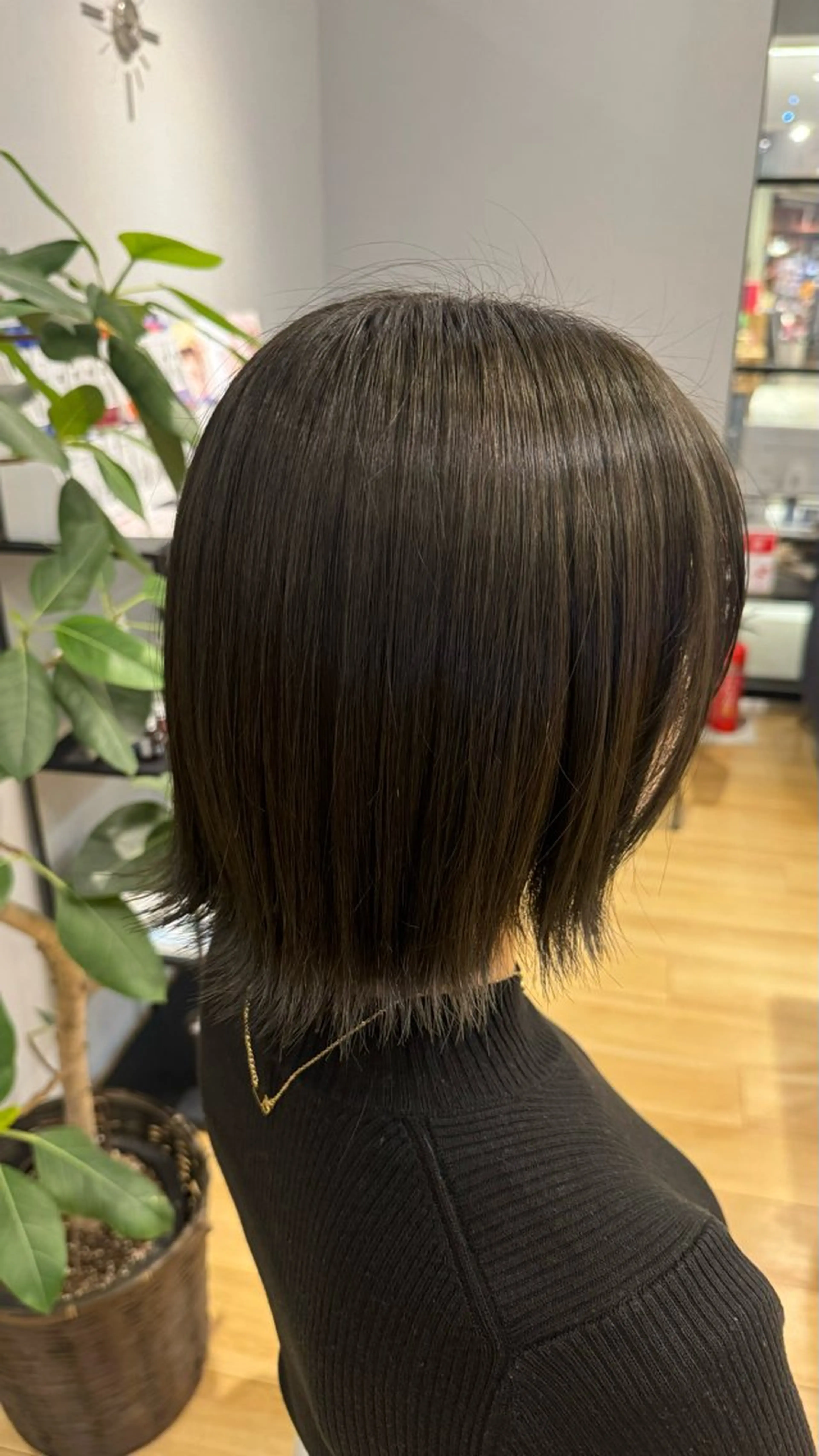 ショート カラー 藤原 萌衣のヘアスタイル