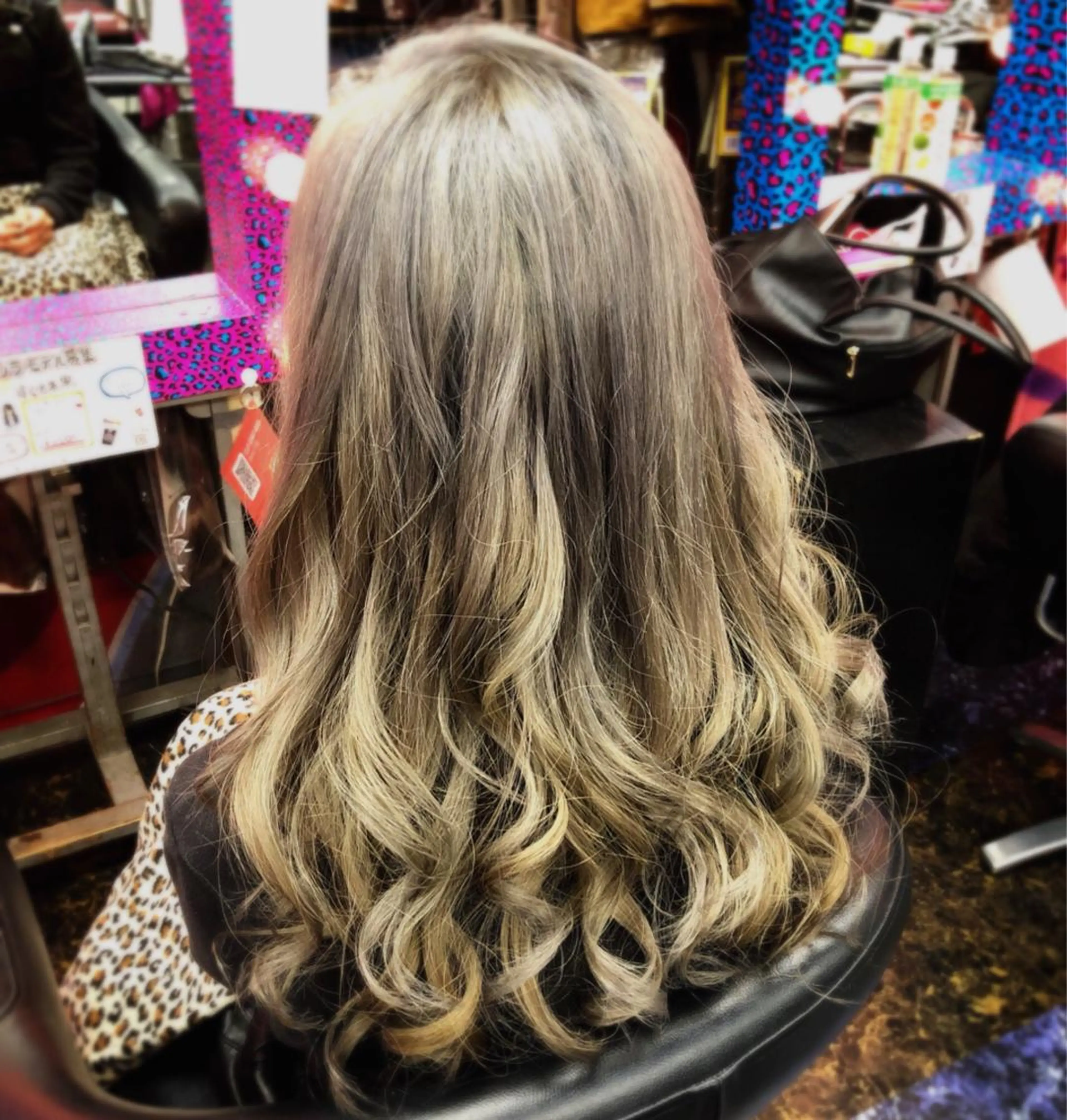 セミロング カラー ブリーチ カット ヘアカラー 今泉 周のヘアスタイル