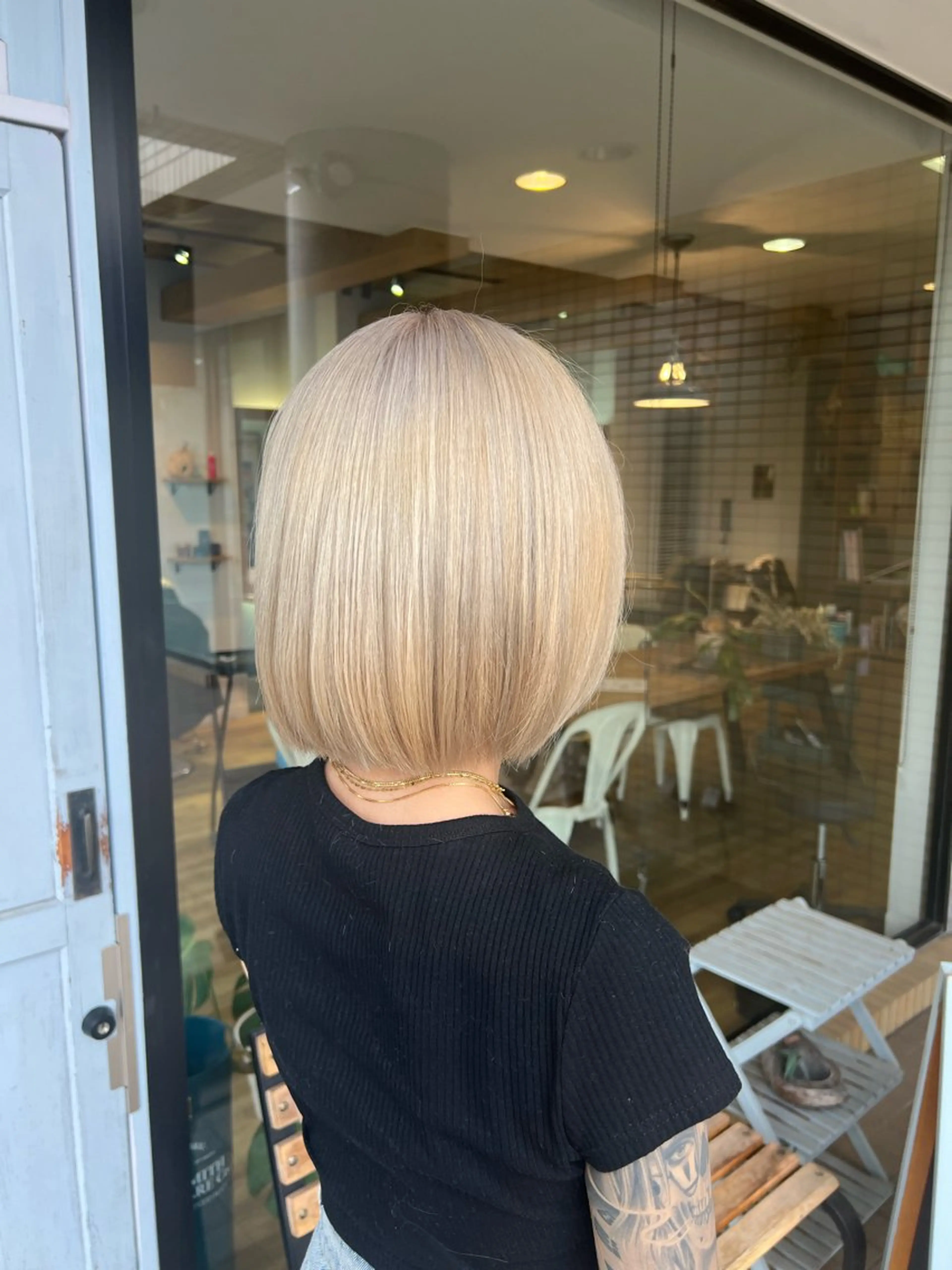 カラー ベージュカラー ブリーチ ホワイトベージュ ヘアカラー トリートメント 堀 望美のヘアスタイル