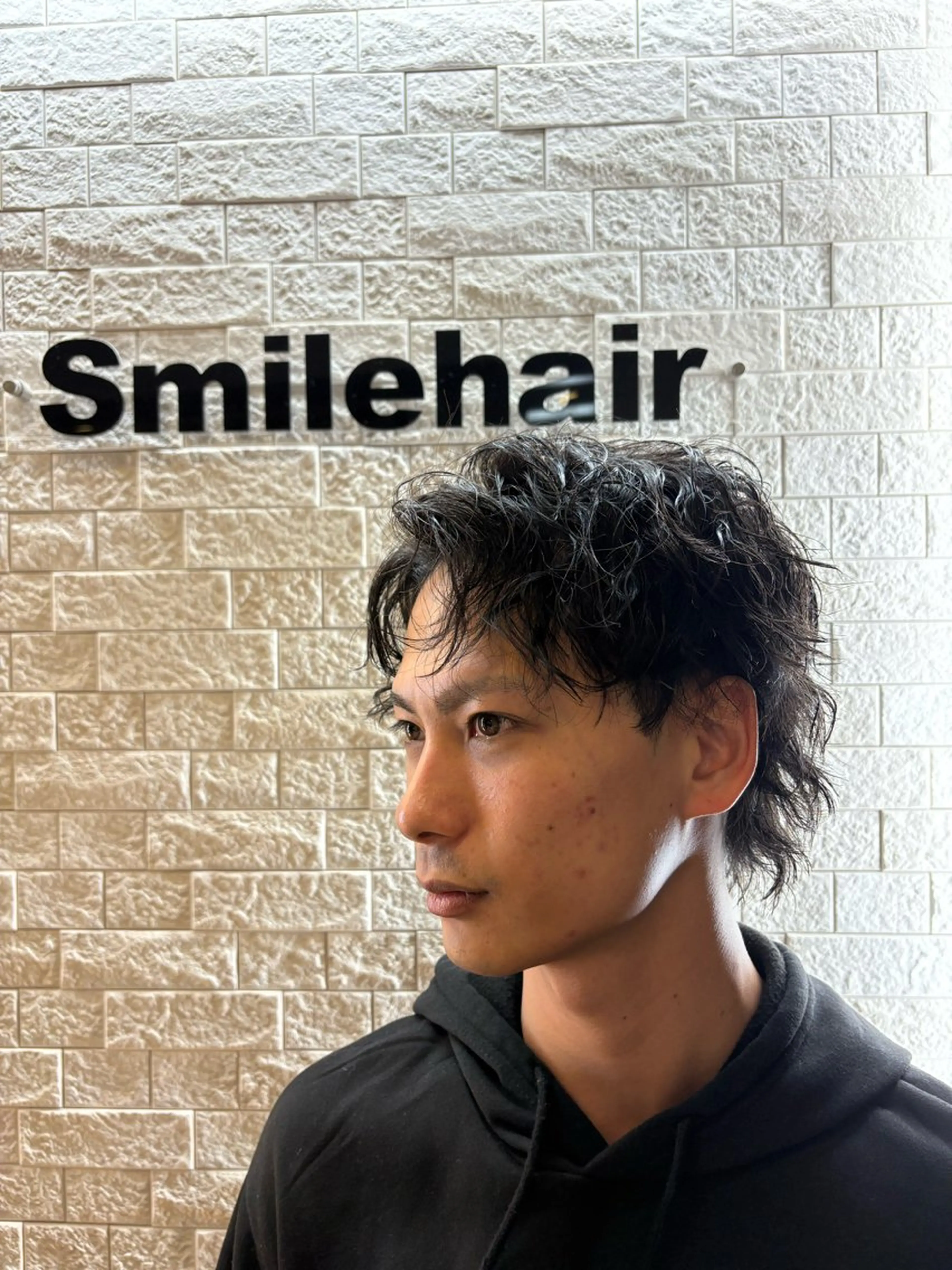 ミディアム ウルフカット カット パーマ メンズカットNo,1 小池 魔裟斗のヘアスタイル