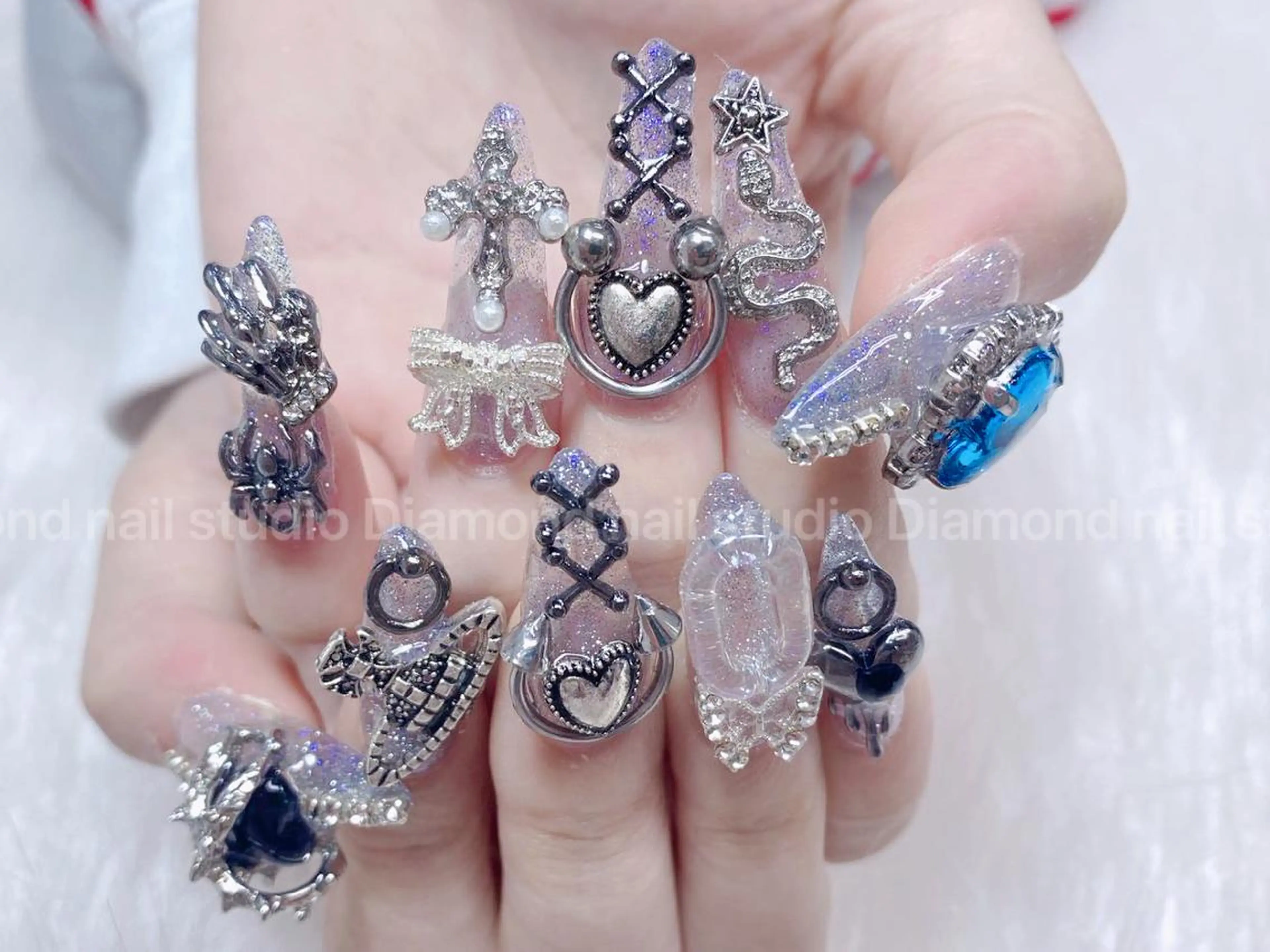 12月⭐️オフ無料⭐️ スカルプ持ち込み★ゴージャス10本やり放題の写真