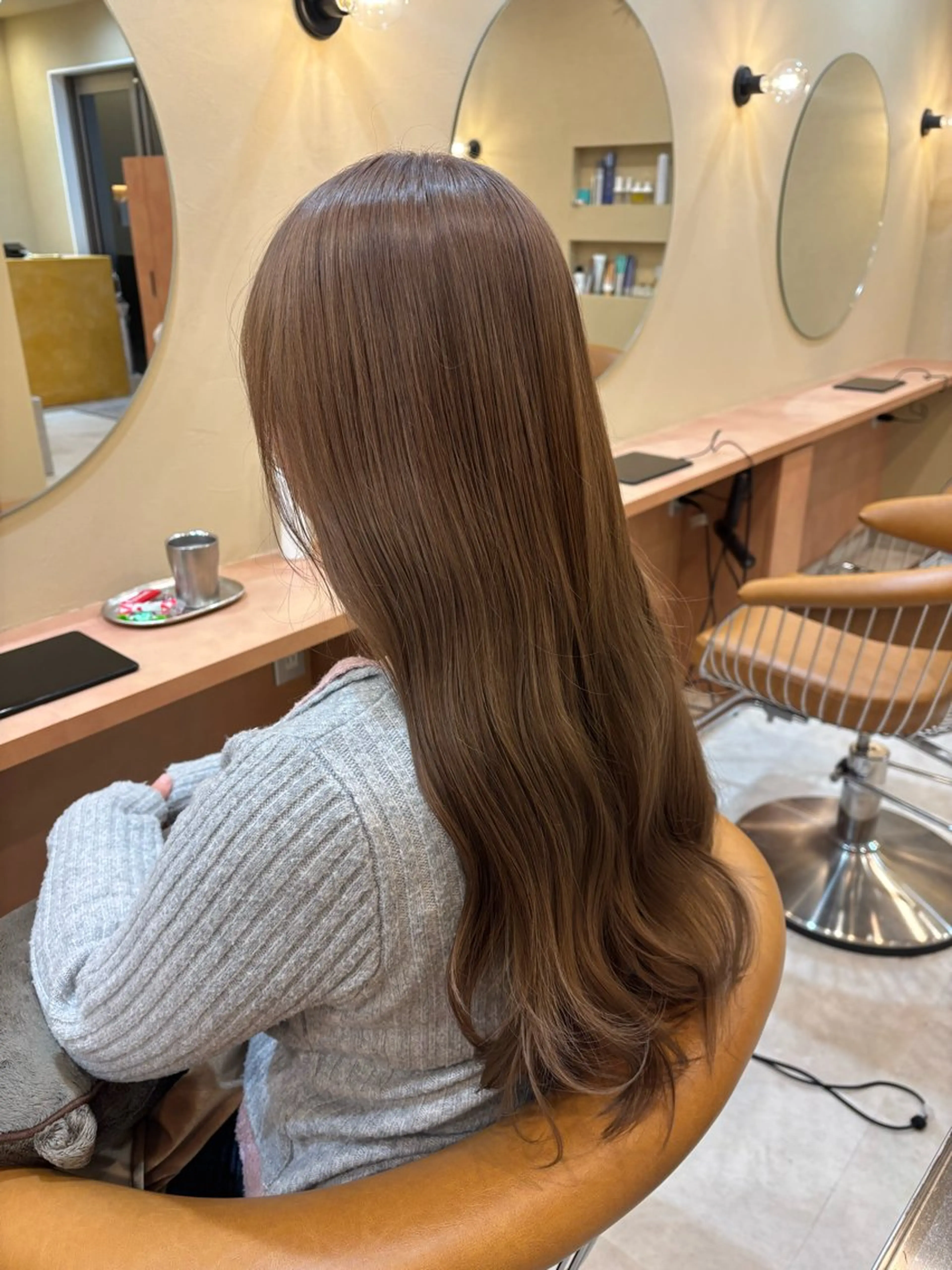 ロング ヘアカラー 金木 凜花のヘアスタイル