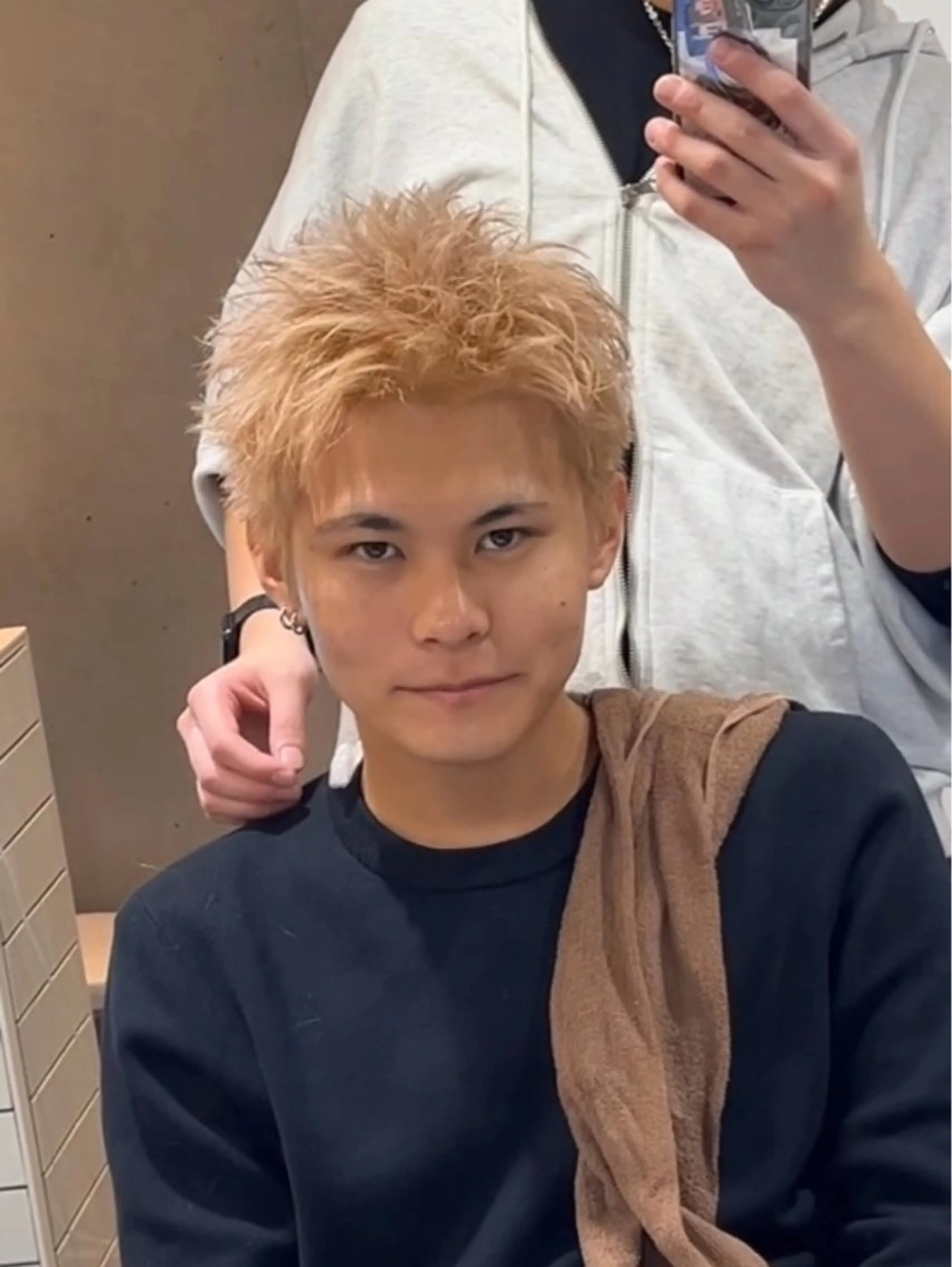 カラー メンズ メンズハイトーン スパイキーショート ハイトーンカラー ヘアカラー メンズ特化美容師 /泉壱恵のヘアスタイル