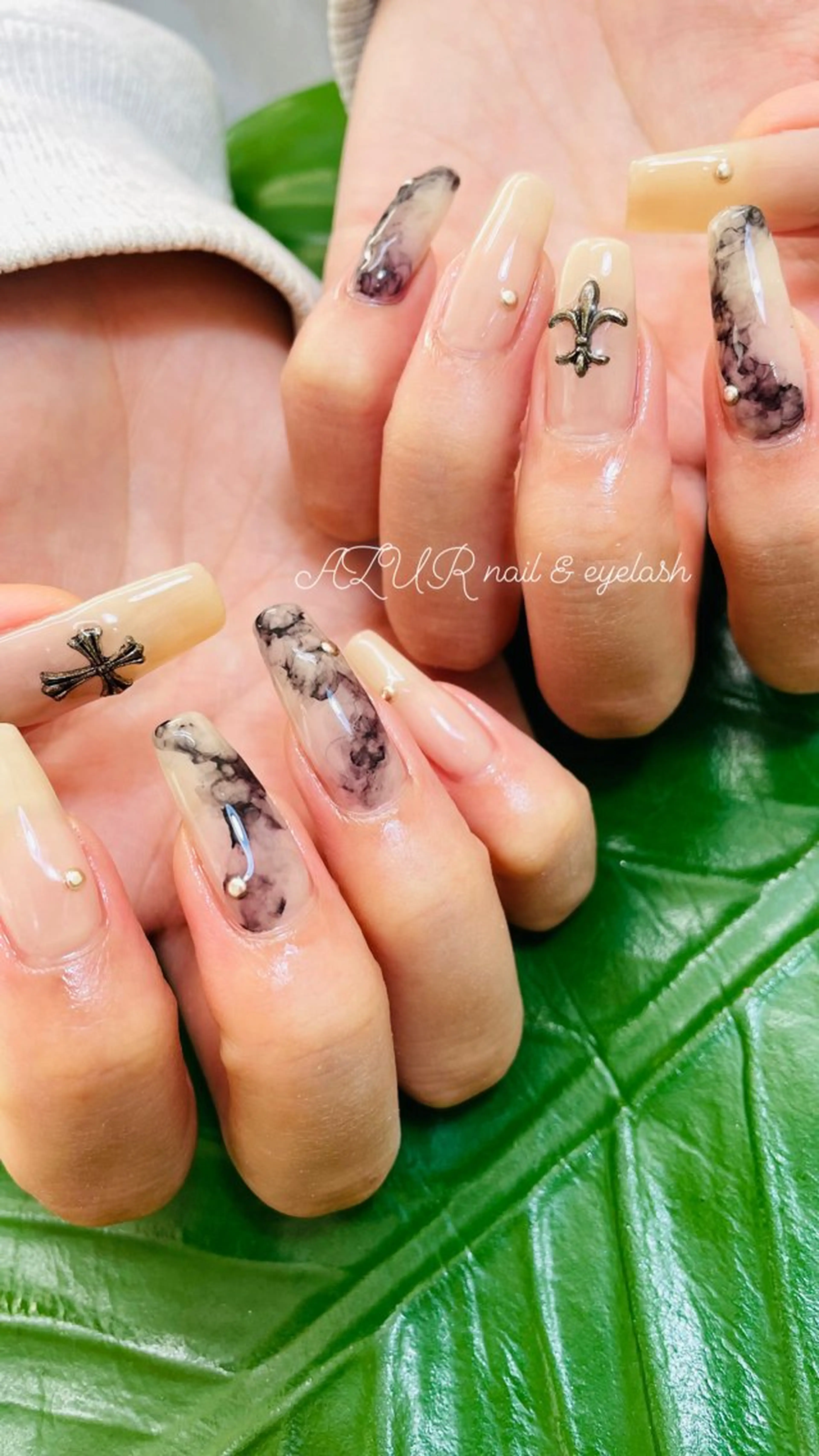 ネイル AZUR N&eyelashのネイルデザイン