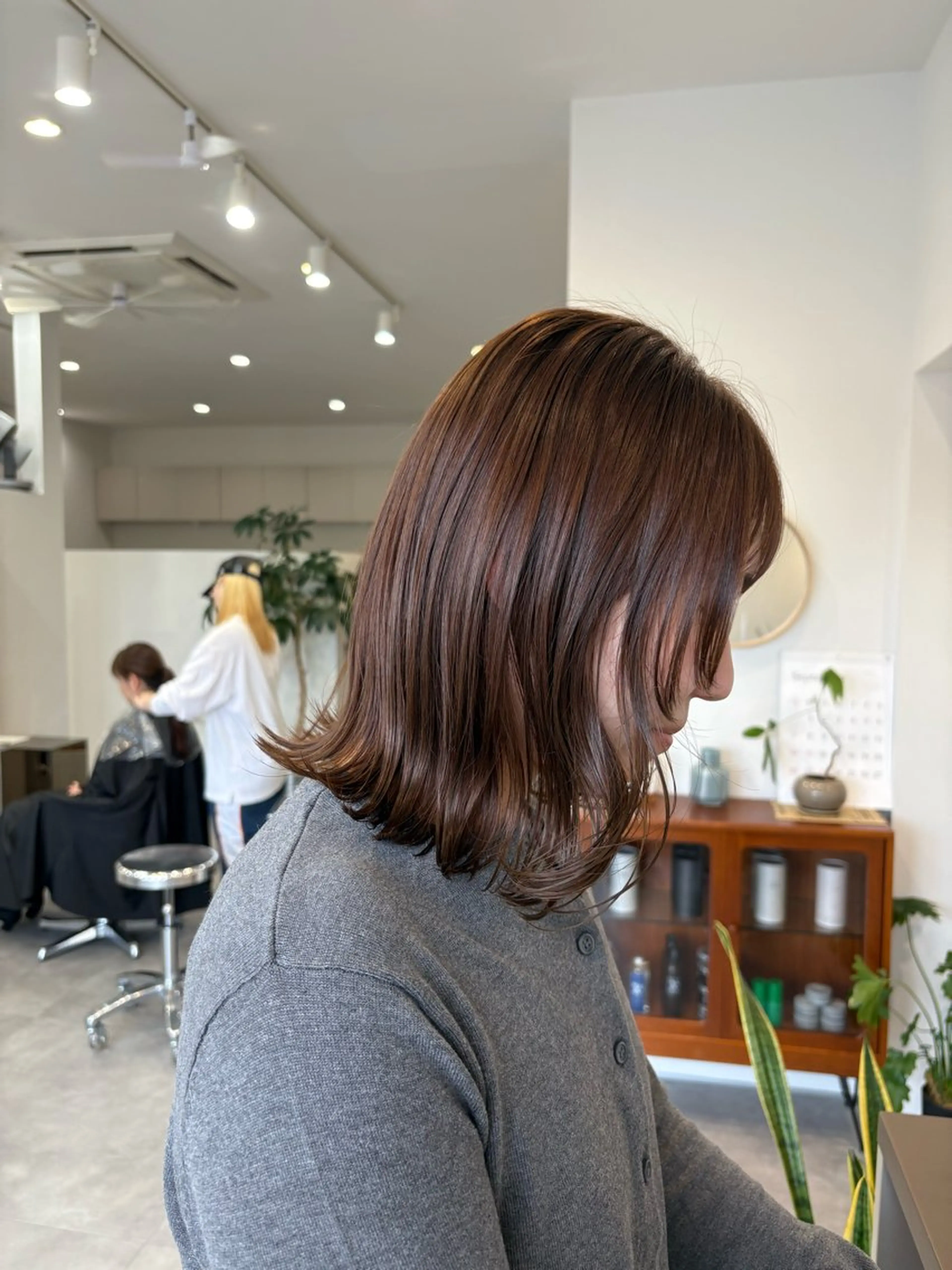 ミディアム カラー YUEN イシイ アミのヘアスタイル