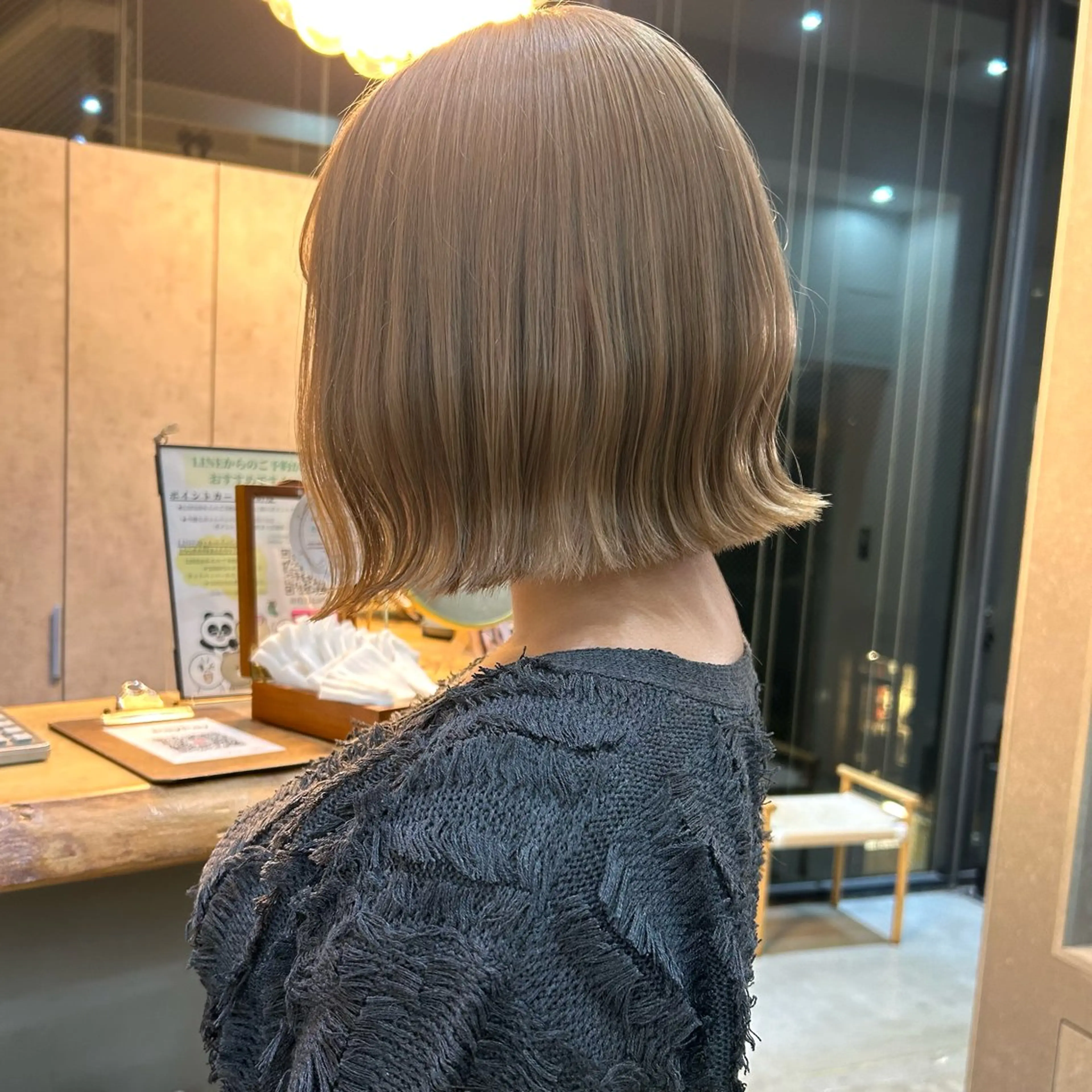 ミディアム カラー ベージュカラー ブリーチ ケアブリーチ ミルクティーベージュ ボブ カット ヘアカラー トリートメント ボブ/くびれボブ/ 髪質改善/Ru-kaのヘアスタイル