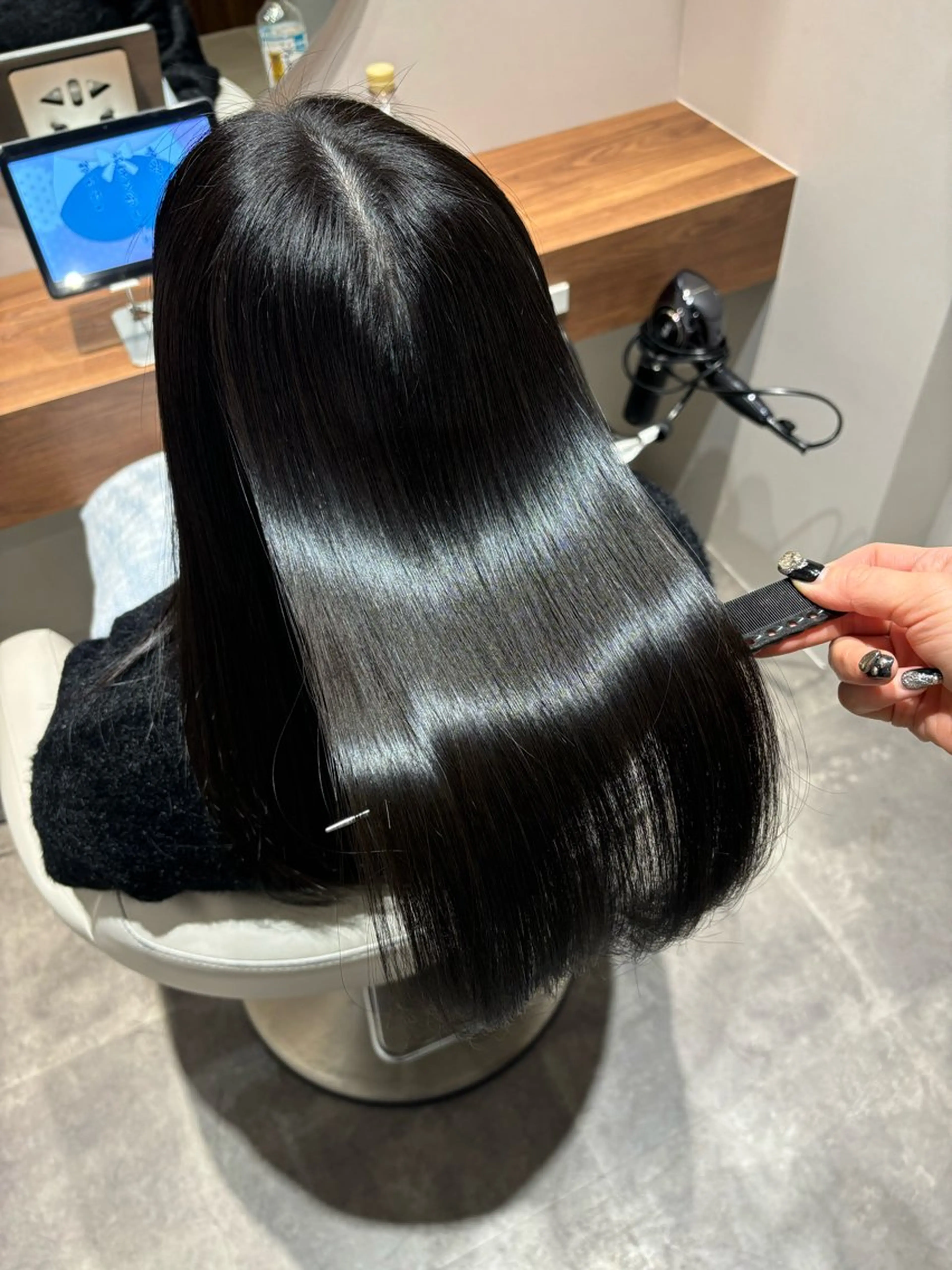 セミロング カット ヘアカラー トリートメント 美髪ヘア 🤍erikaのヘアスタイル