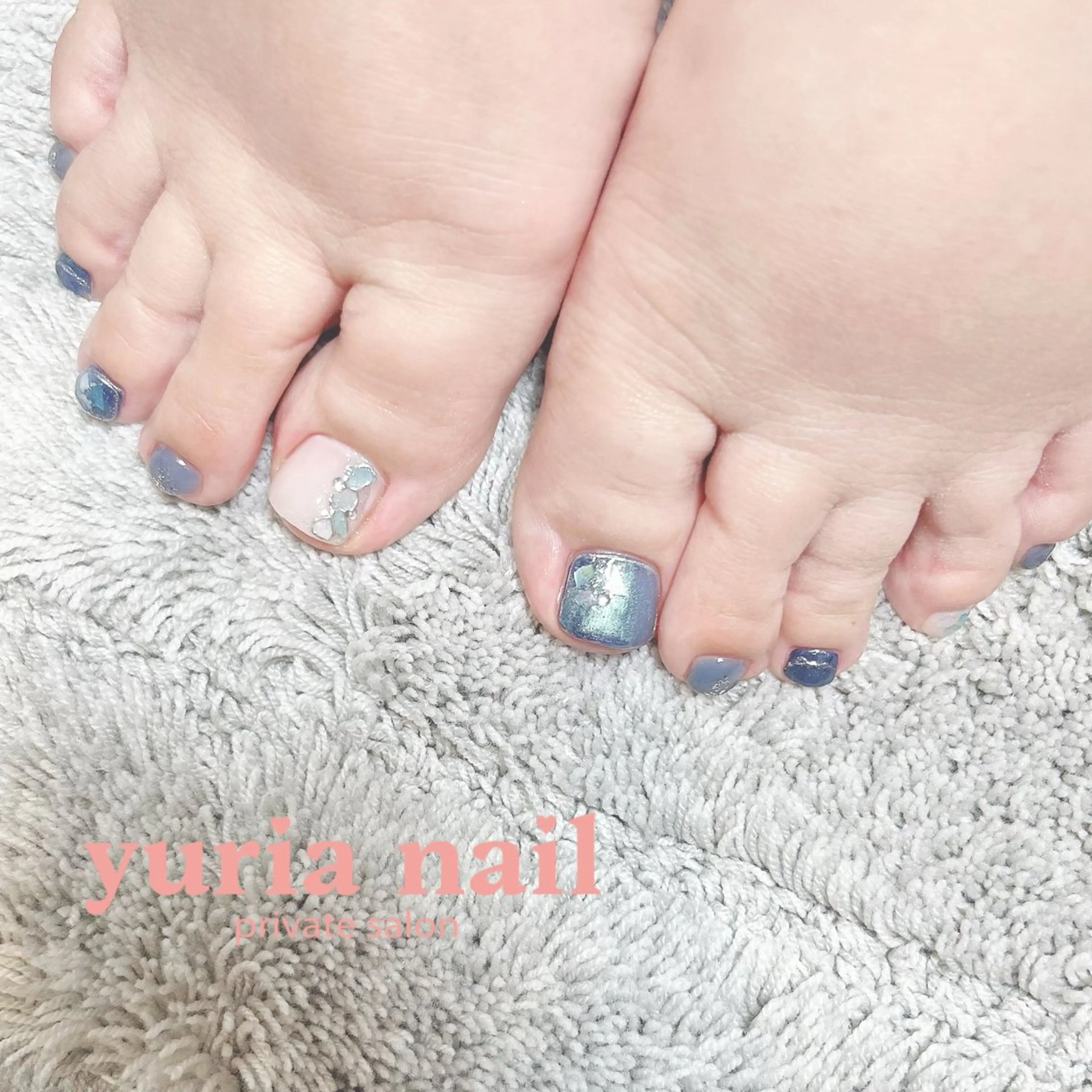 ネイル ブルー フットネイル ジェルネイル ニュアンスネイル ホワイト 小林 ゆりあのネイルデザイン