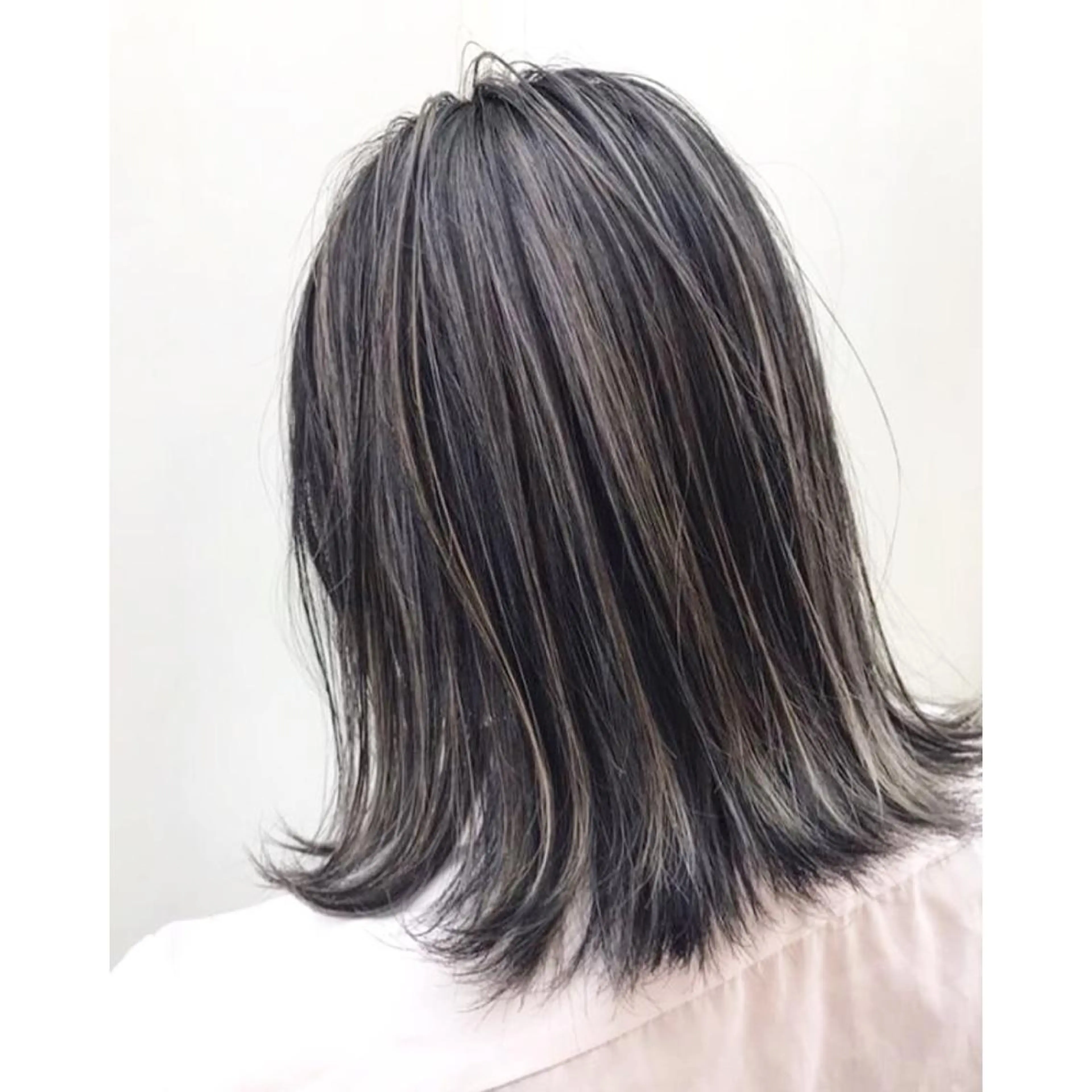 ショート カラー ヘアアレンジ ヘアカラー シアーベージュニスト 🥣大石亜里紗のヘアスタイル