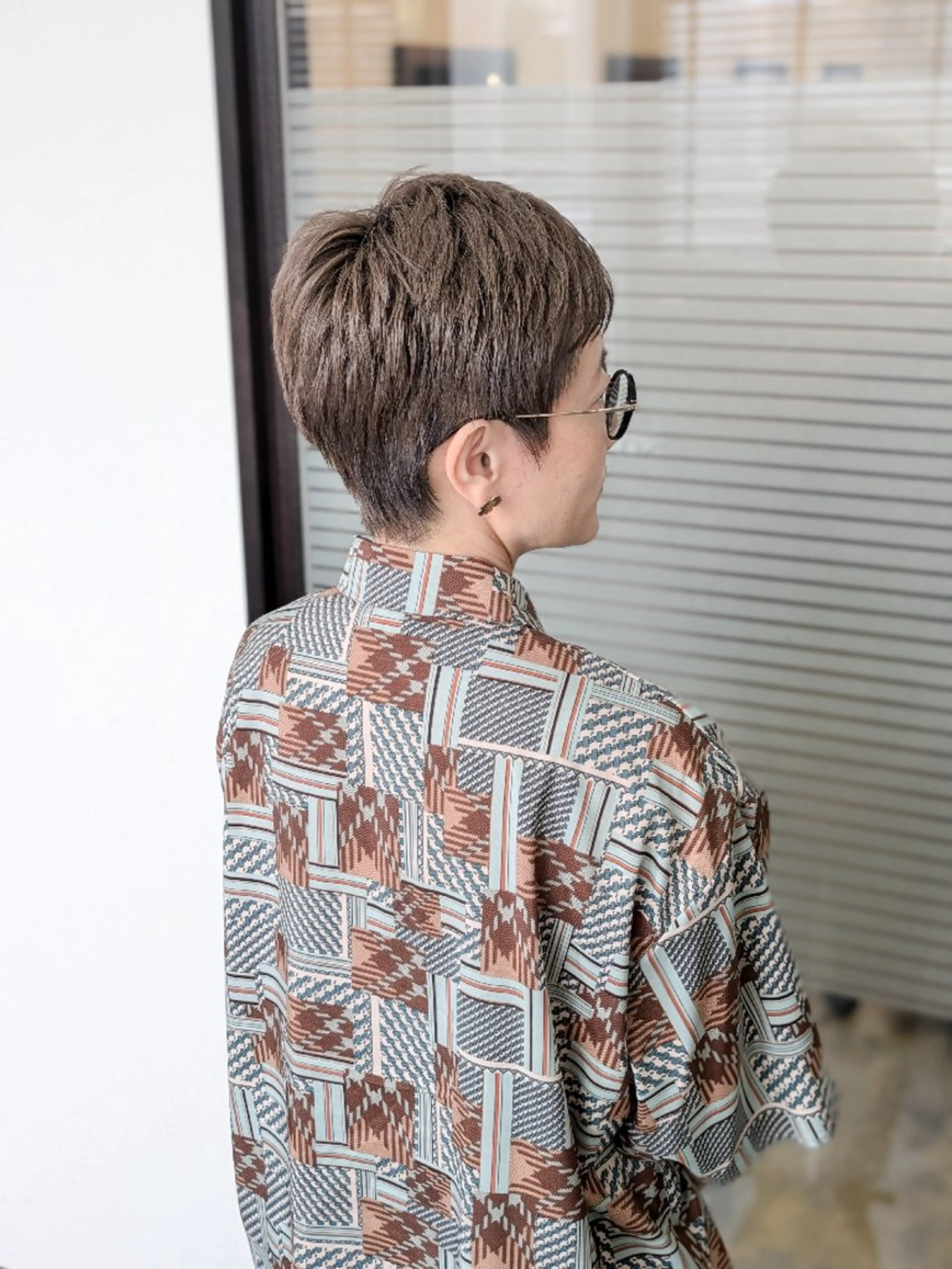 ショート カラー ベリーショート ベージュカラー シルバー シルバーベージュ ショートヘア sepiage trois所属・酒井 亜希のヘアスタイル