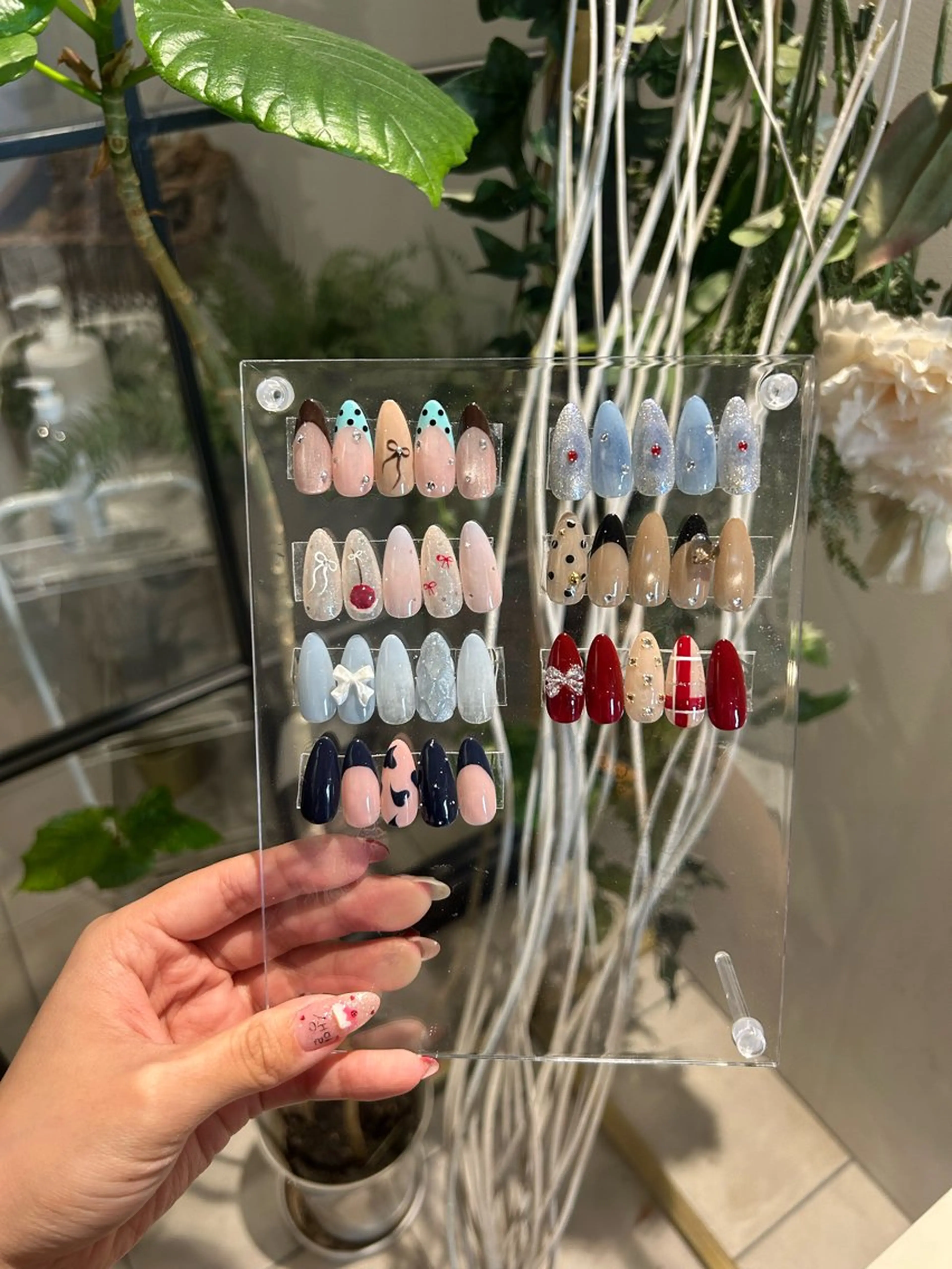 ネイル 持ち込み 久保 姫花のネイルデザイン