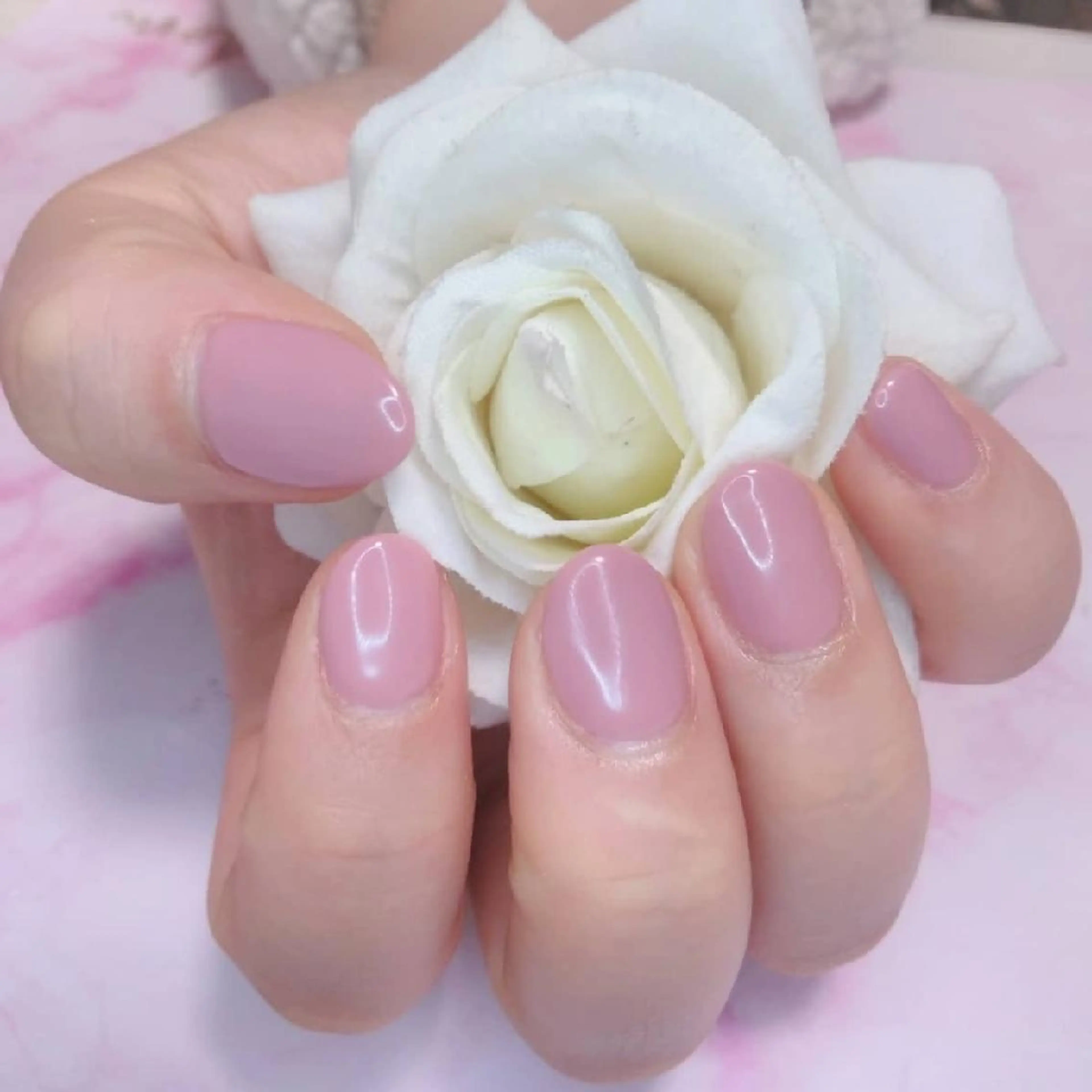 ネイル エステとネイル ローズコンフォートのネイルデザイン