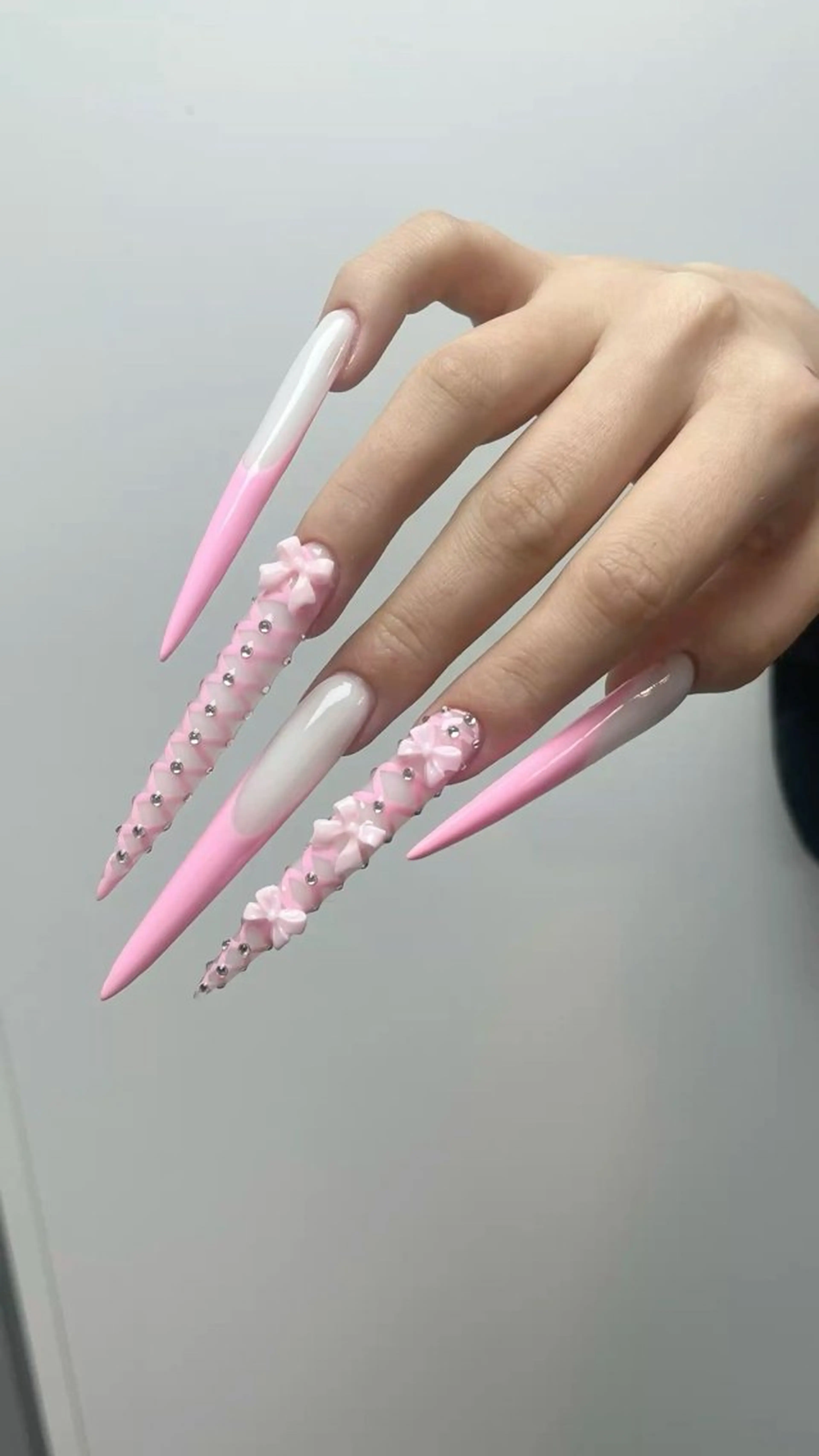 ネイル フットネイル ジェルネイル キラキラネイル マグネットネイル 持ち込み ハンドネイル Diamond  Salon所属・Hain Hainのネイルデザイン