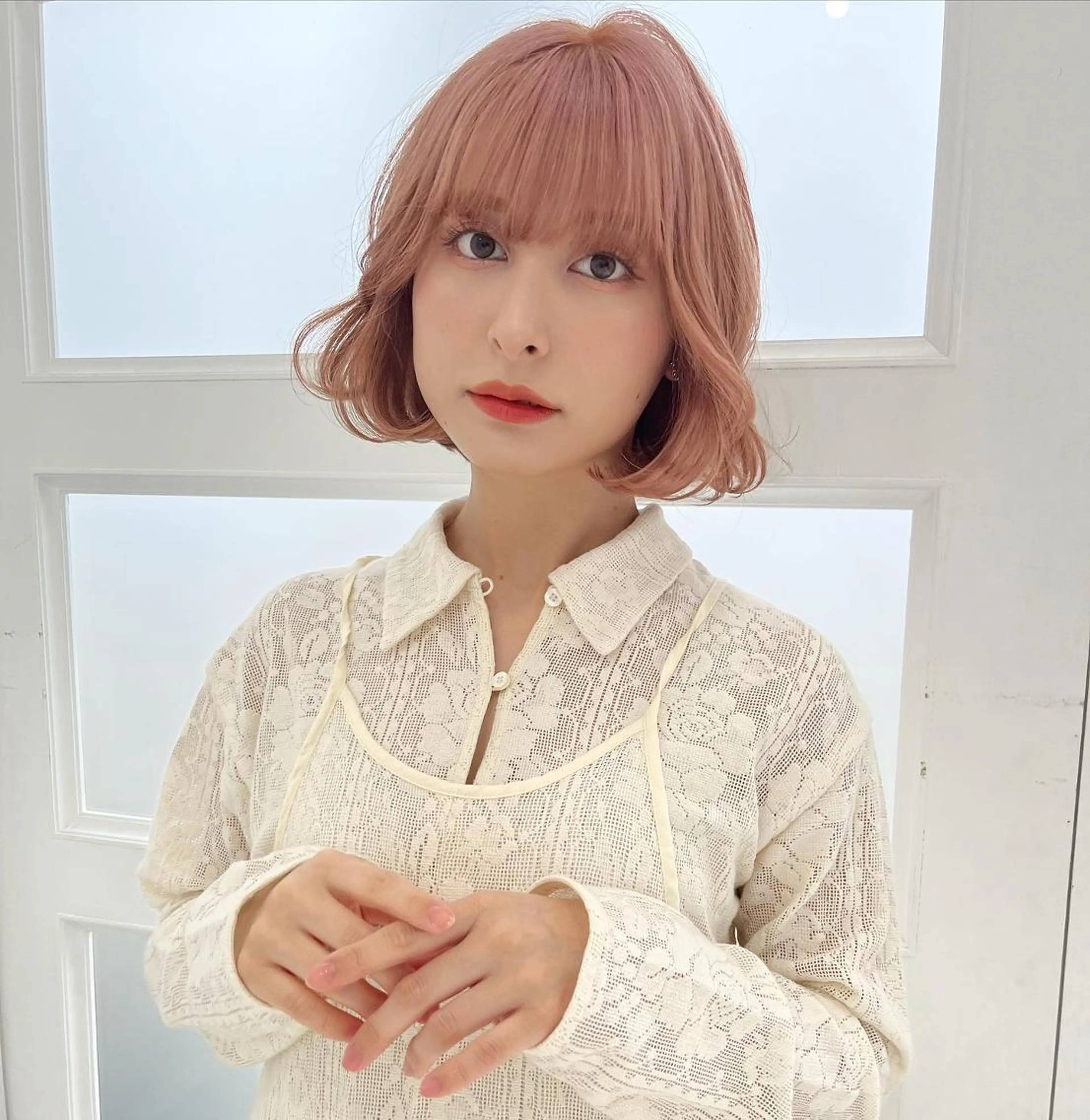 ミディアム カラー ヘアアレンジ ベージュカラー ハイトーンカラー ピンクカラー ピンクベージュ ボブ 韓国/髪質改善💘 櫻井かれんのヘアスタイル