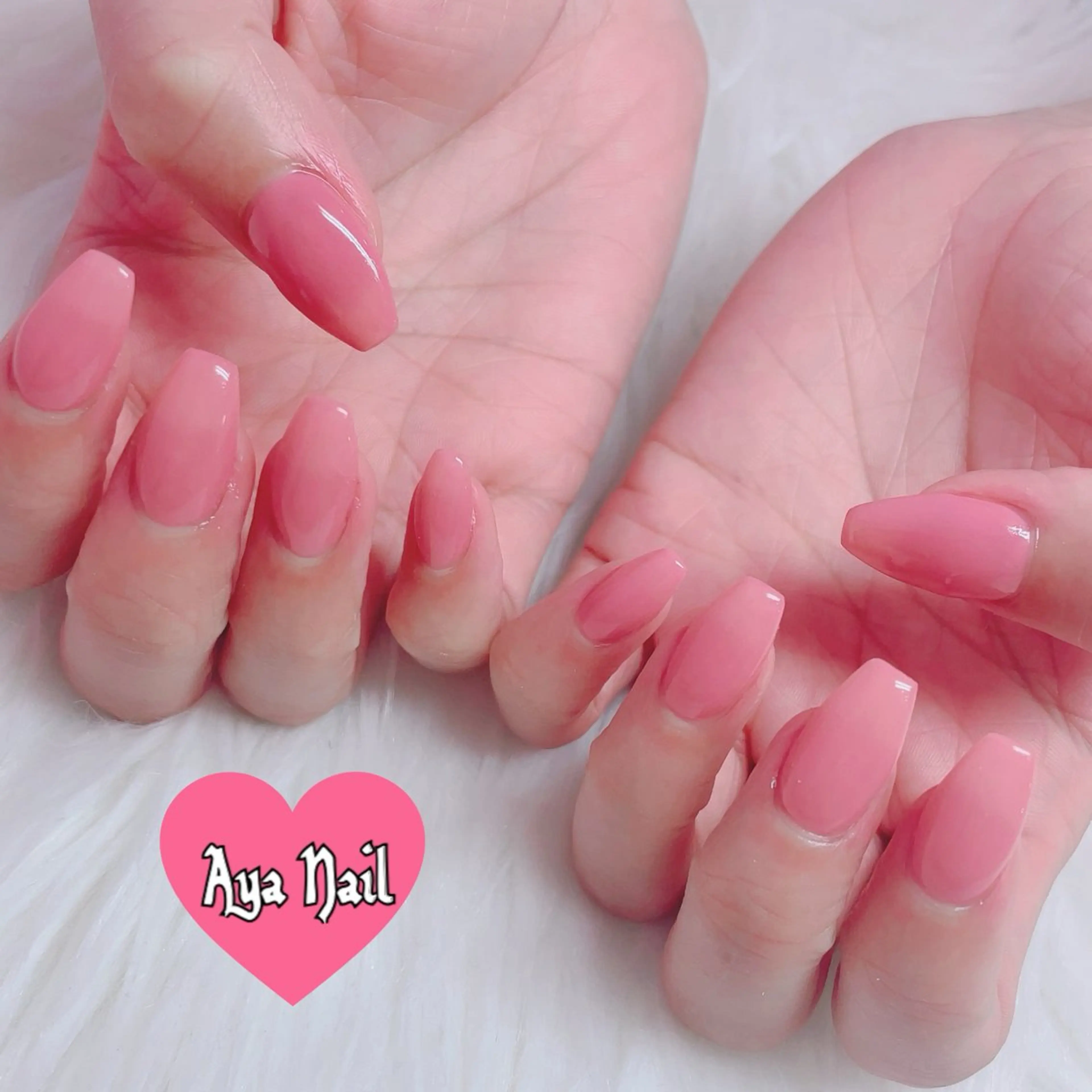 ミディアム ハンドネイル Aya Nailのネイルデザイン