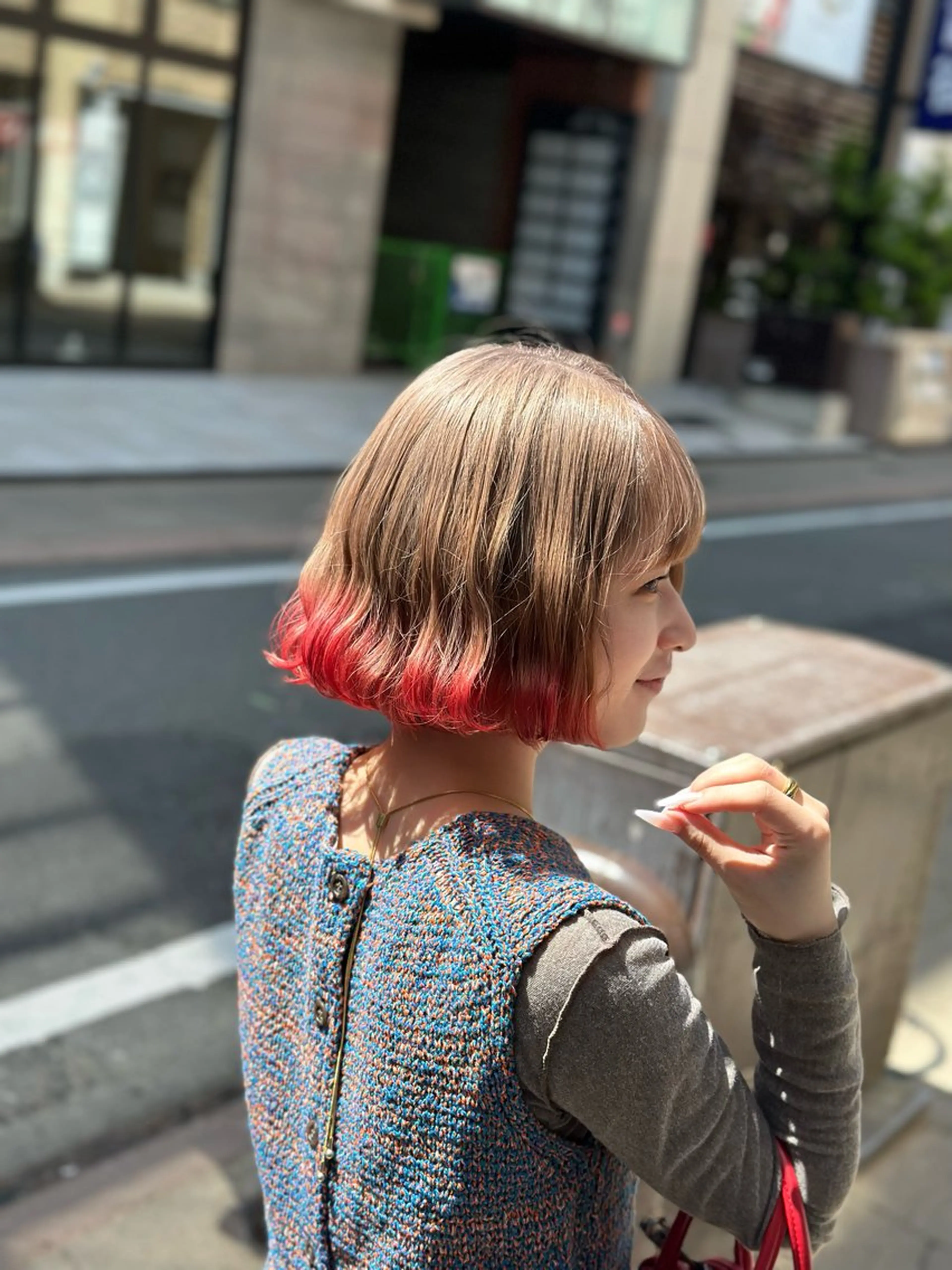 ミディアム カラー 大潮 梨奈のヘアスタイル