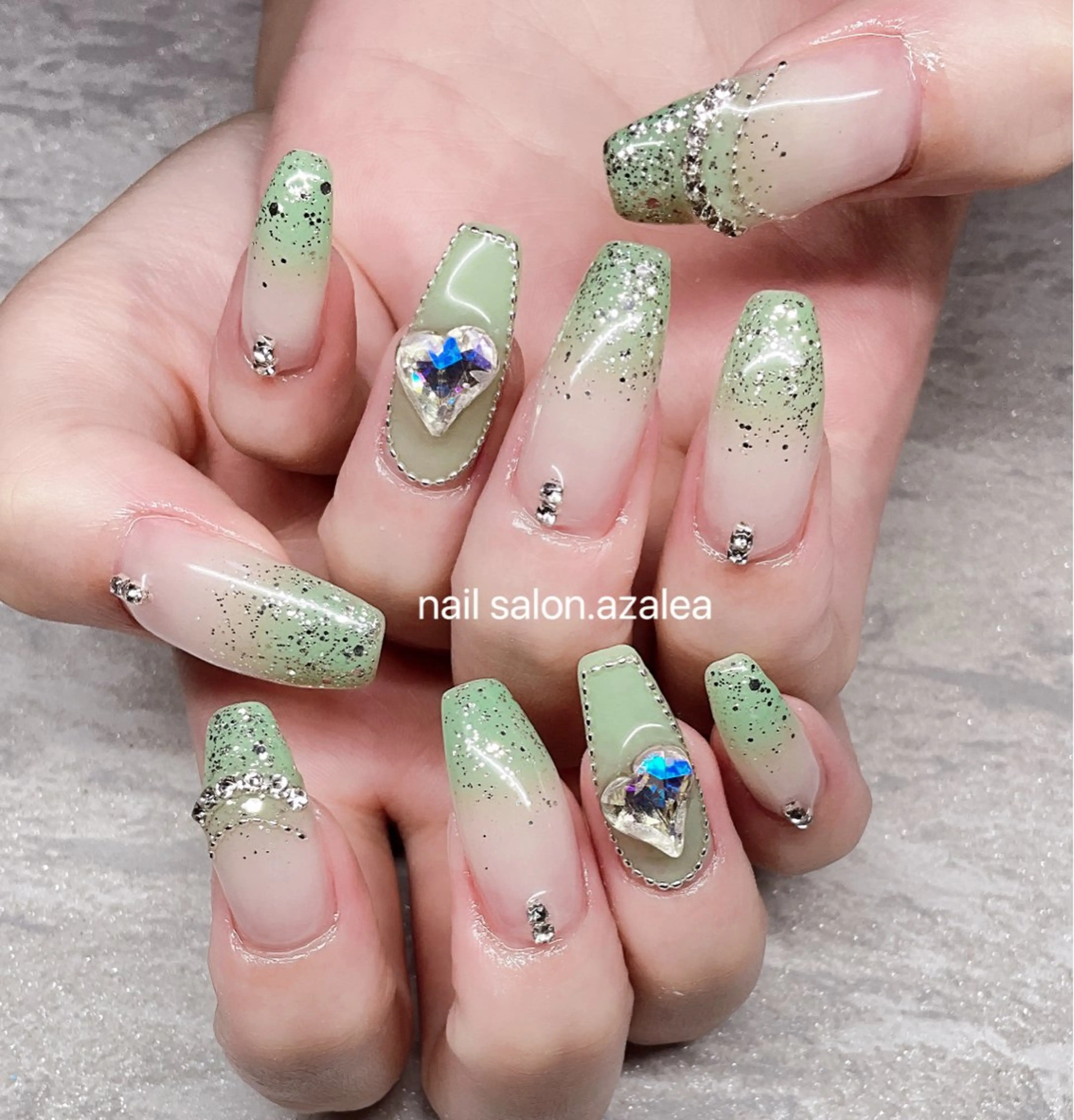 ネイル ハンドネイル R inのネイルデザイン