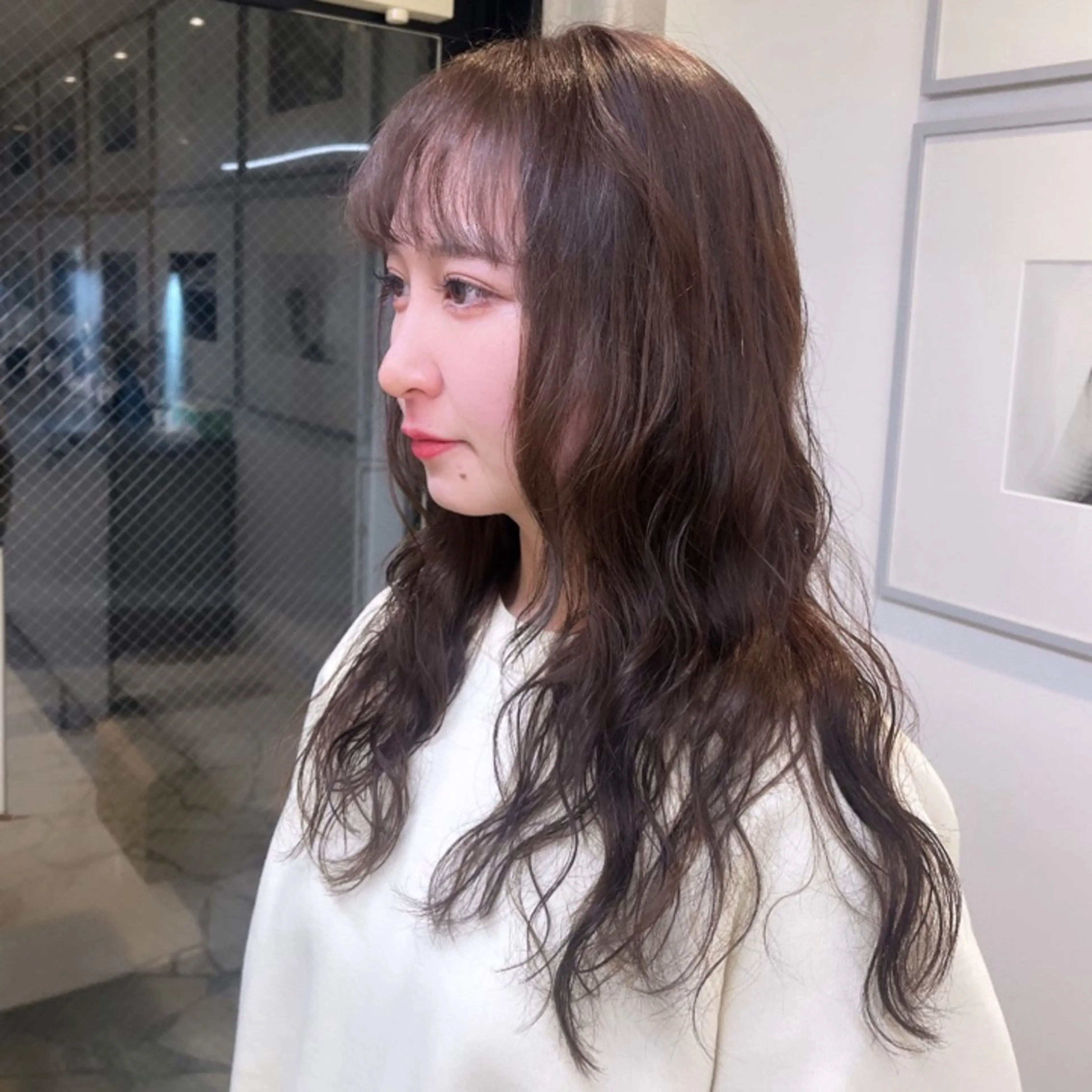 セミロング パーマ セミロングパーマ ラベンダーベージュ レイヤーカット ウルフカット デジタルパーマ カット パーマ トリートメント ヘッドスパ カジュアルを女っぽく 𝗮𝘆𝗮𝗰𝗼のヘアスタイル