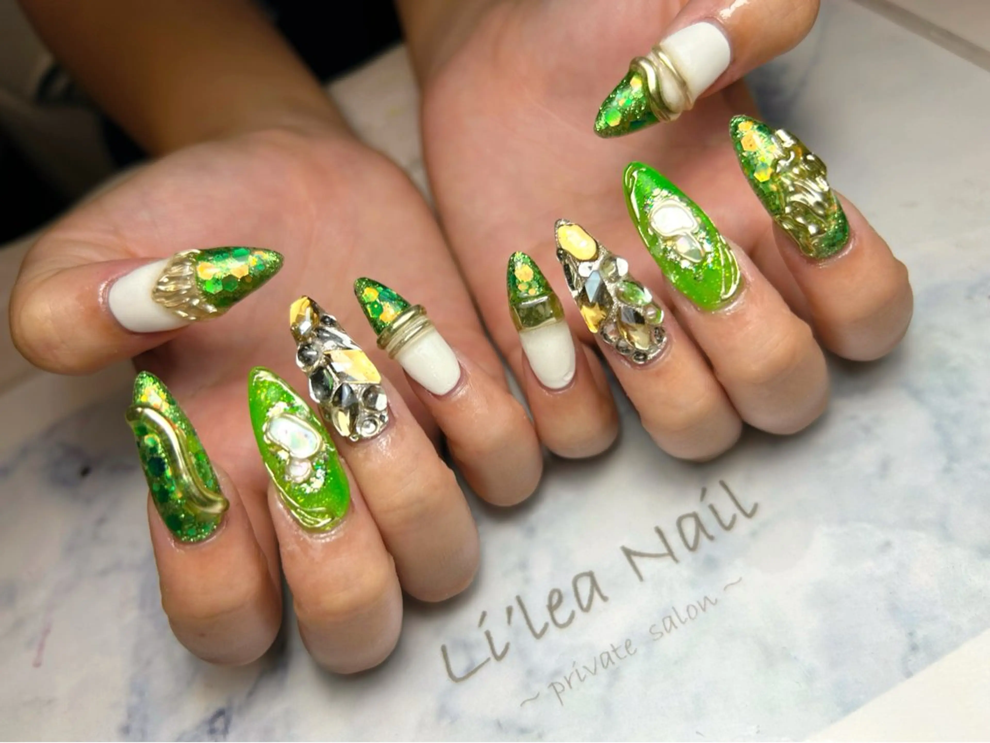 ネイル ハンドネイル Li'leaNail AINAのネイルデザイン