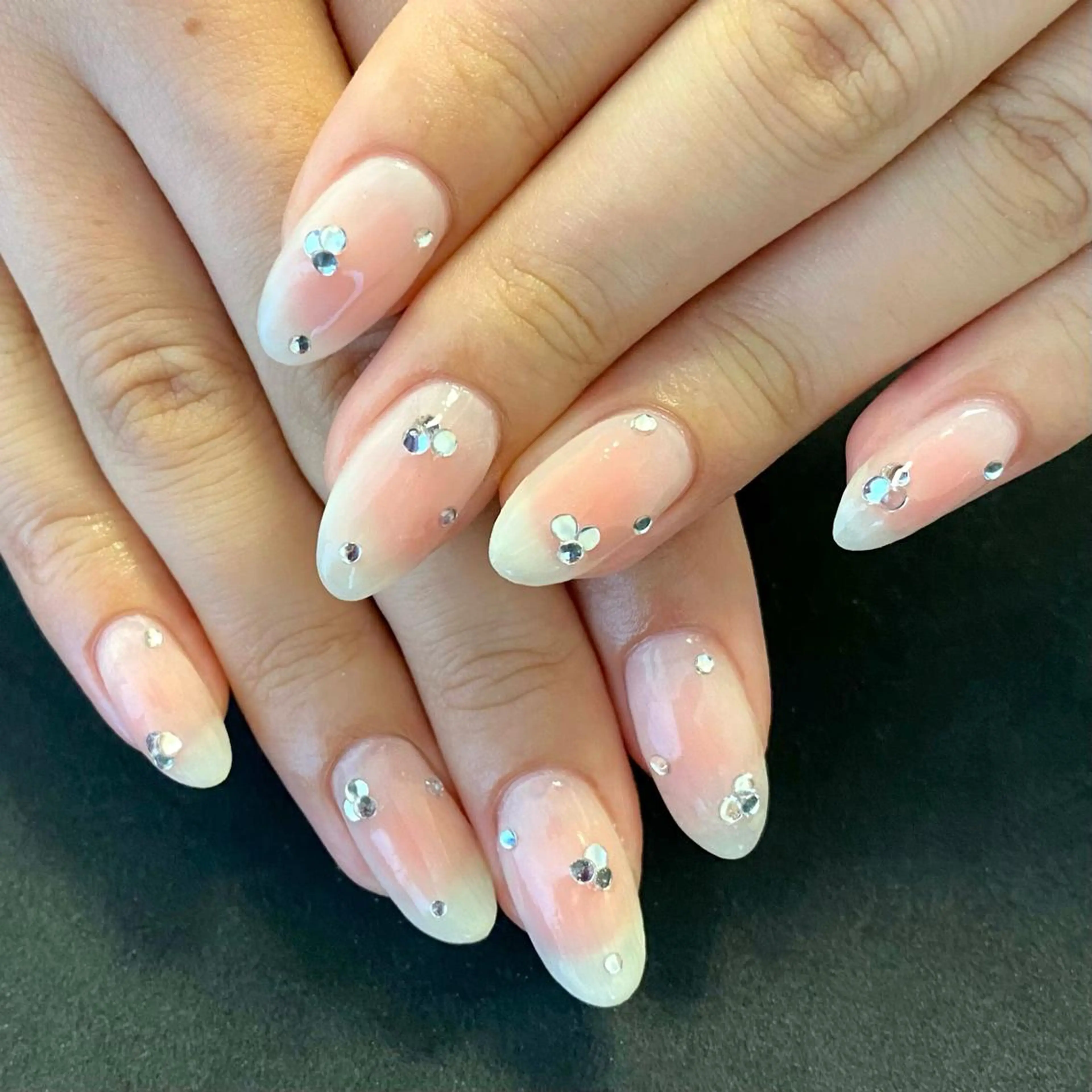 ネイル チークネイル 韓国ネイル nail*157 .のネイルデザイン