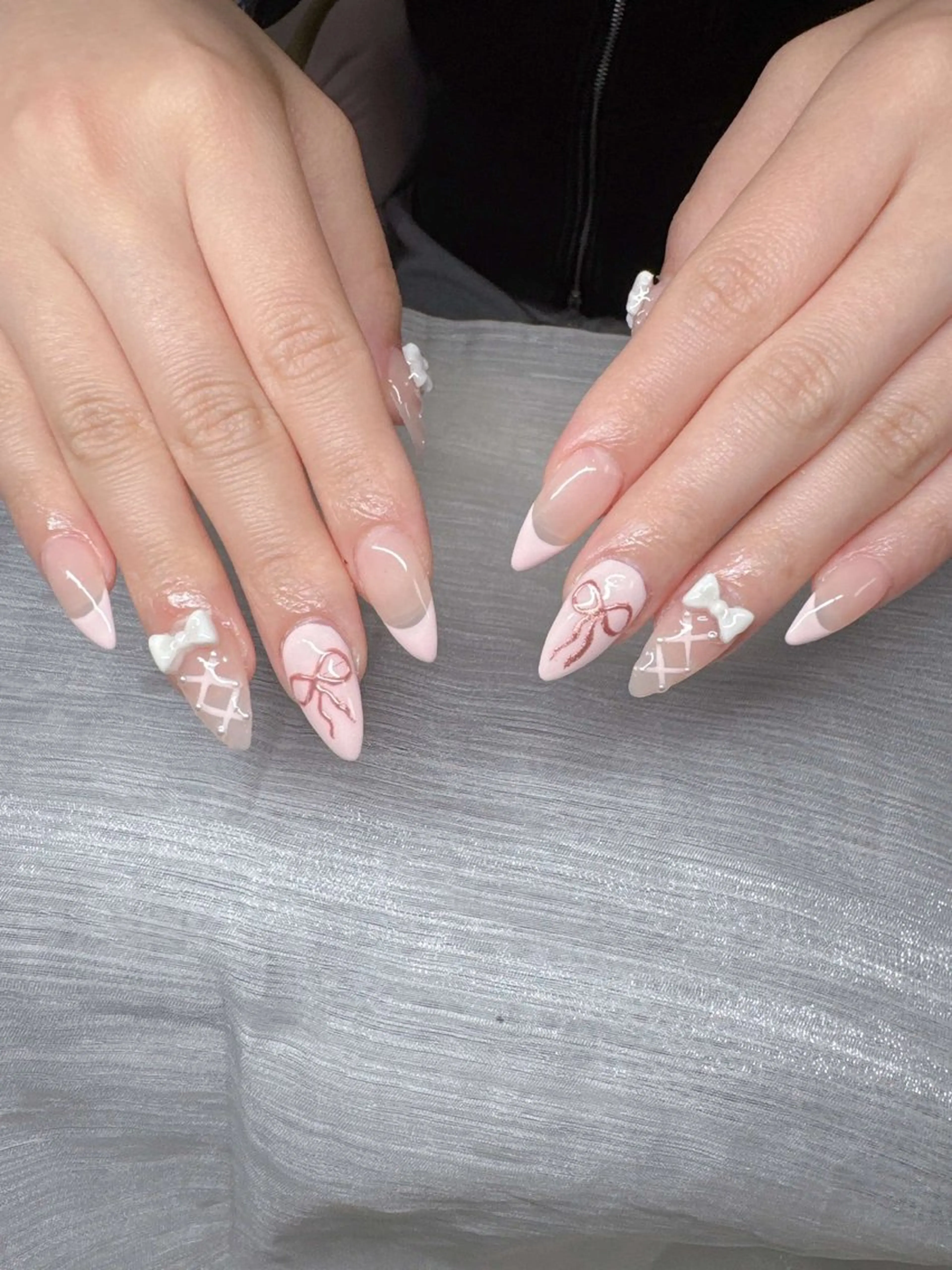 ネイル 長さ出し グラデーション 卒業式 キラキラネイル マグネットネイル Lee Nailsのネイルデザイン