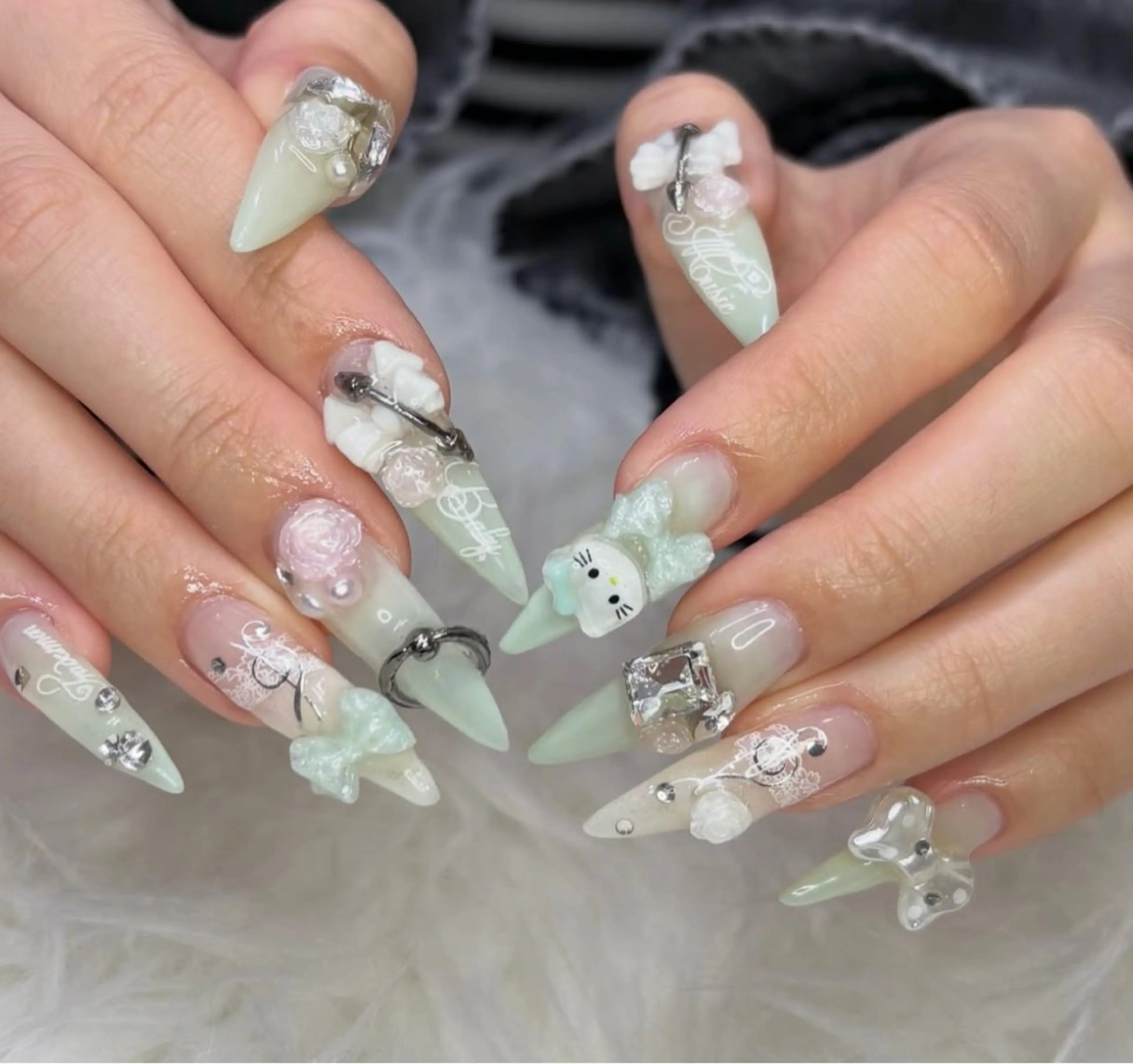 ネイル フレンチネイル ジェルネイル マグネットネイル 持ち込み ニュアンスネイル ハンドネイル NiJi Nailsのネイルデザイン