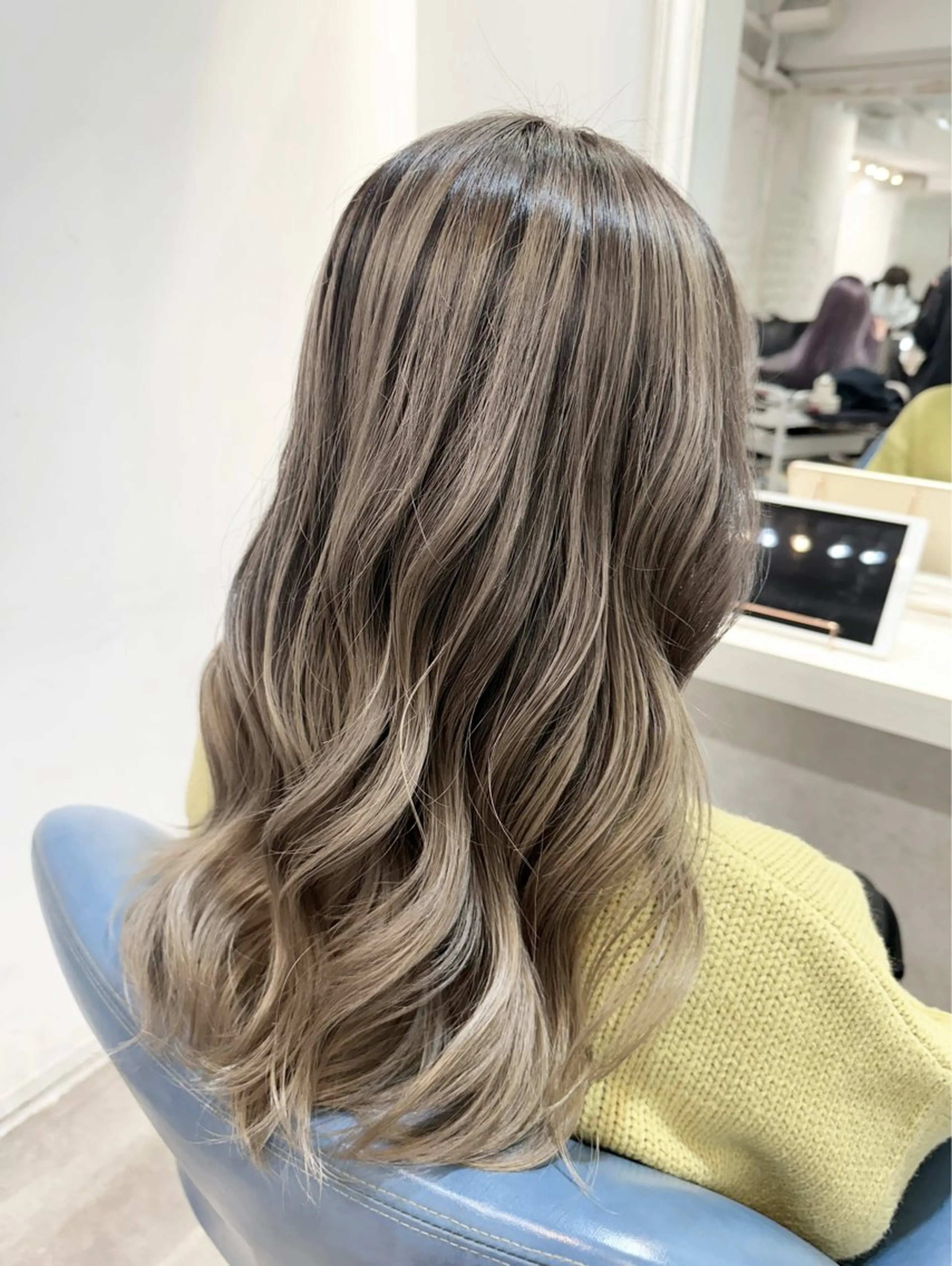 ロング カラー バレイヤージュ ブリーチ レイヤーカット uros.所属・中目黒✂︎店長✂︎ TOMOHIROのヘアスタイル