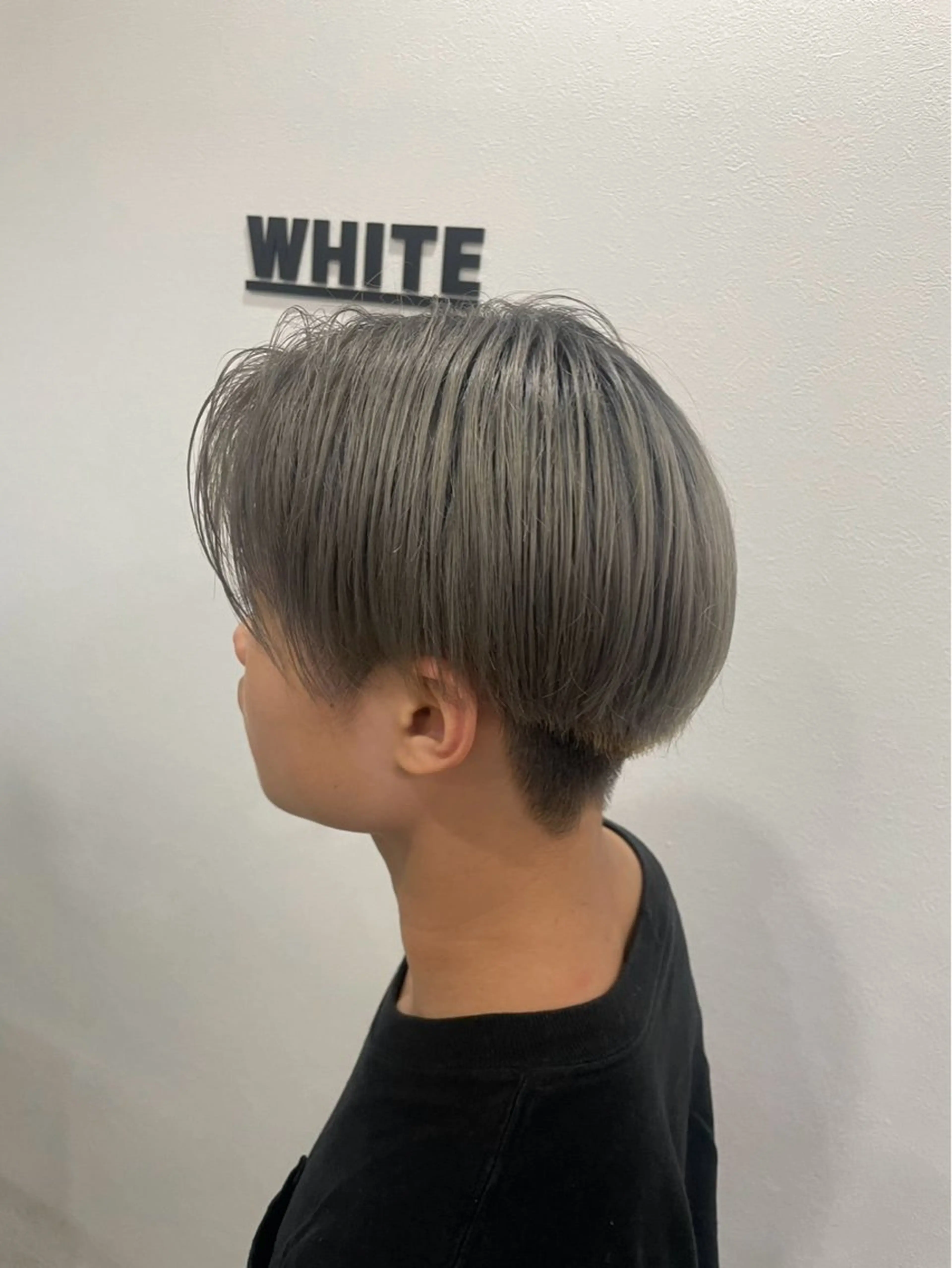 ショート カラー 上霜 菜月のヘアスタイル