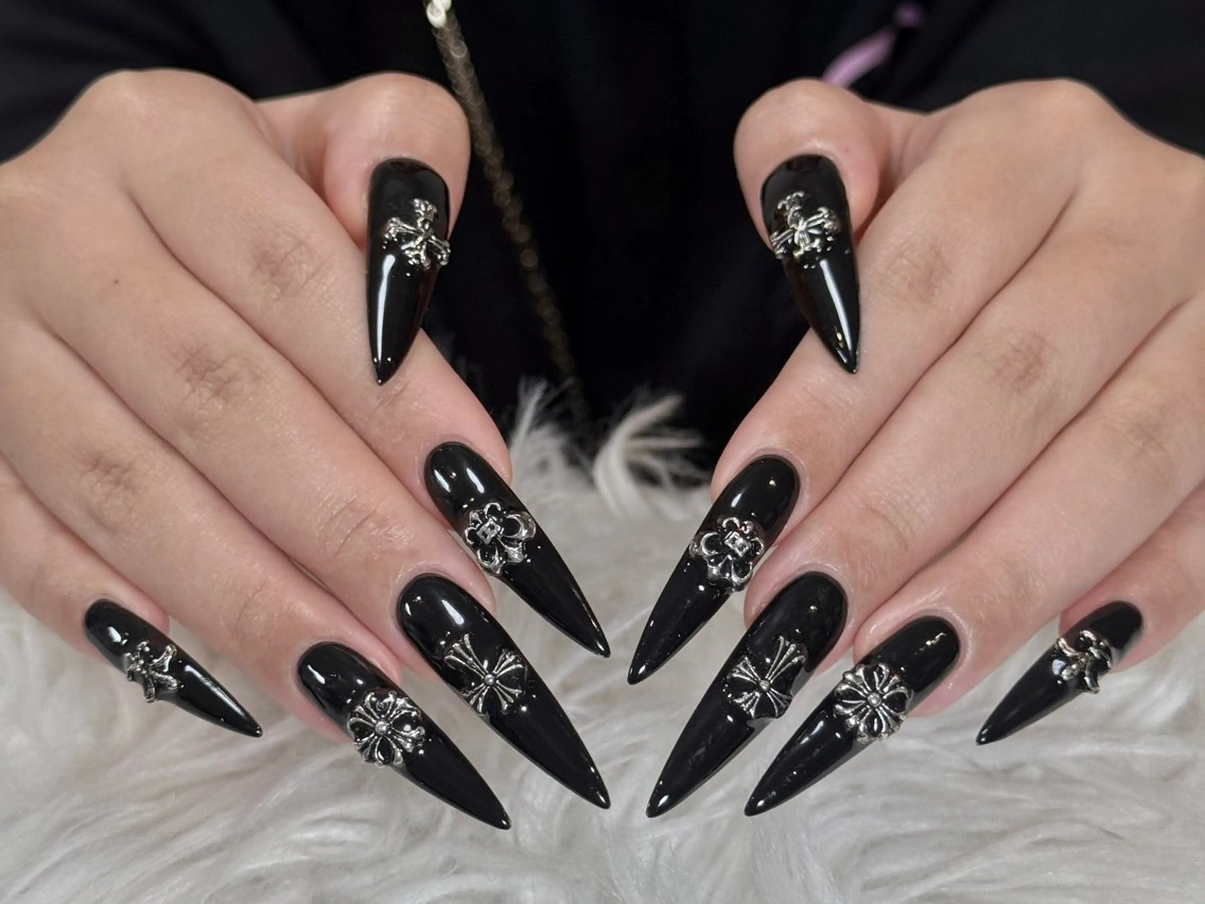 ネイル ボルドー ブラウン チークネイル ドット フットネイル Julli ジュリのネイルデザイン