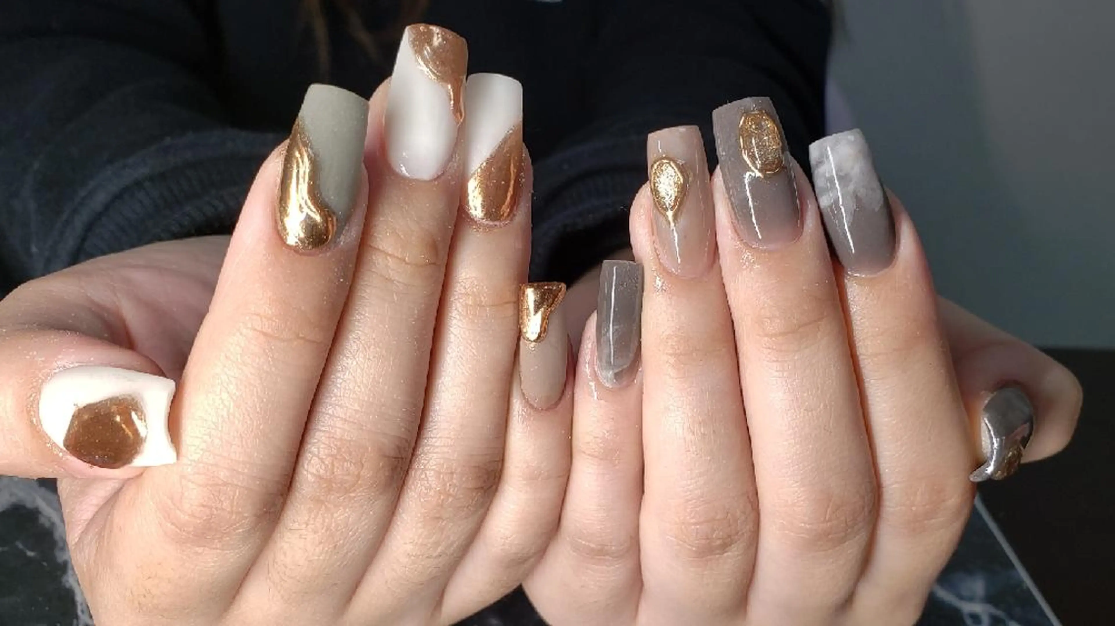 ミディアム ネイル ハンドネイル クロキ 。のネイルデザイン