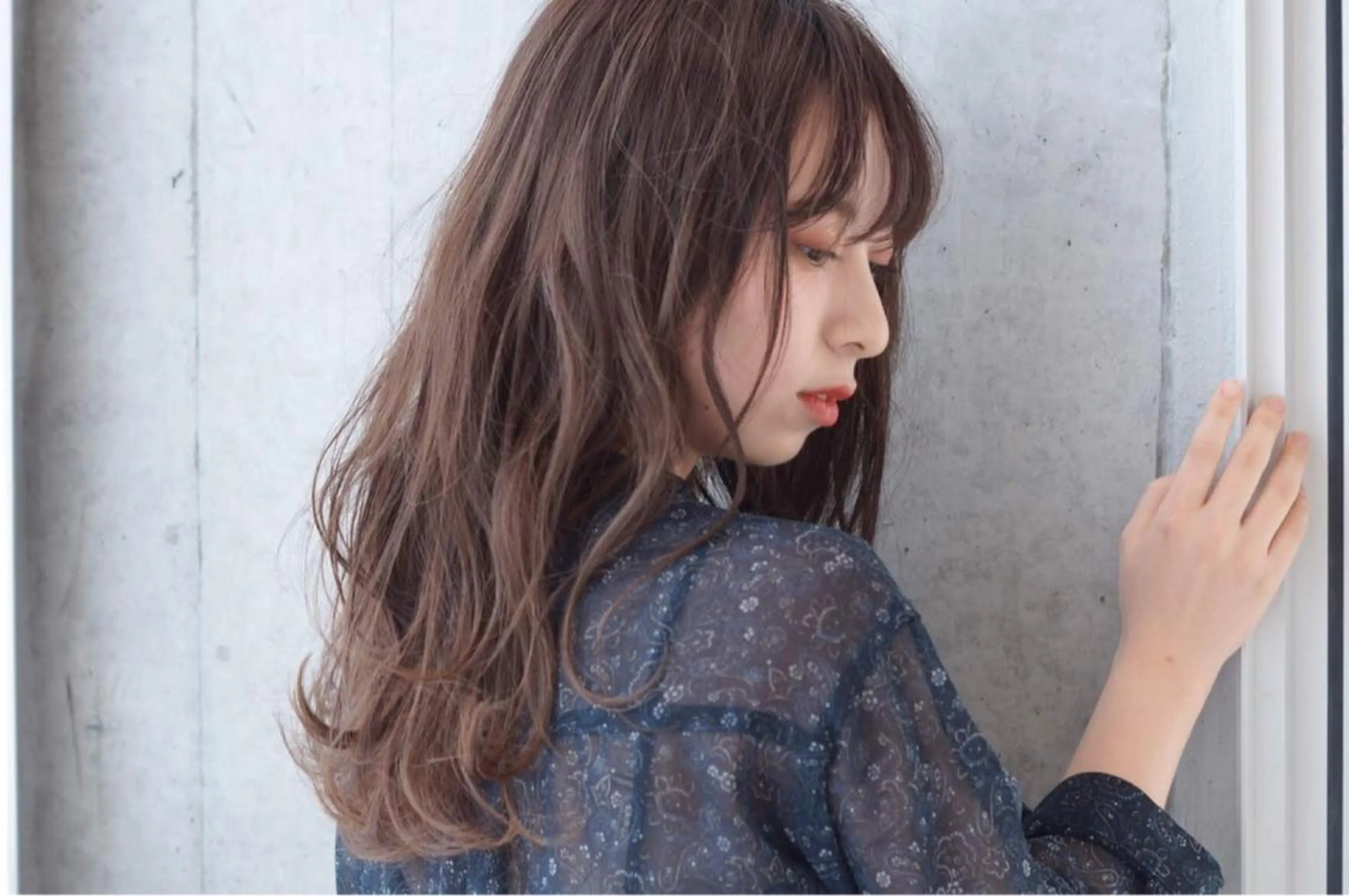 ロング アッシュ 外国人風カラー ハイライト 髪質改善 韓国風ヘア カット ヘアカラー 縮毛矯正 トリートメント hoNua. 栄/透明感カラーのヘアスタイル