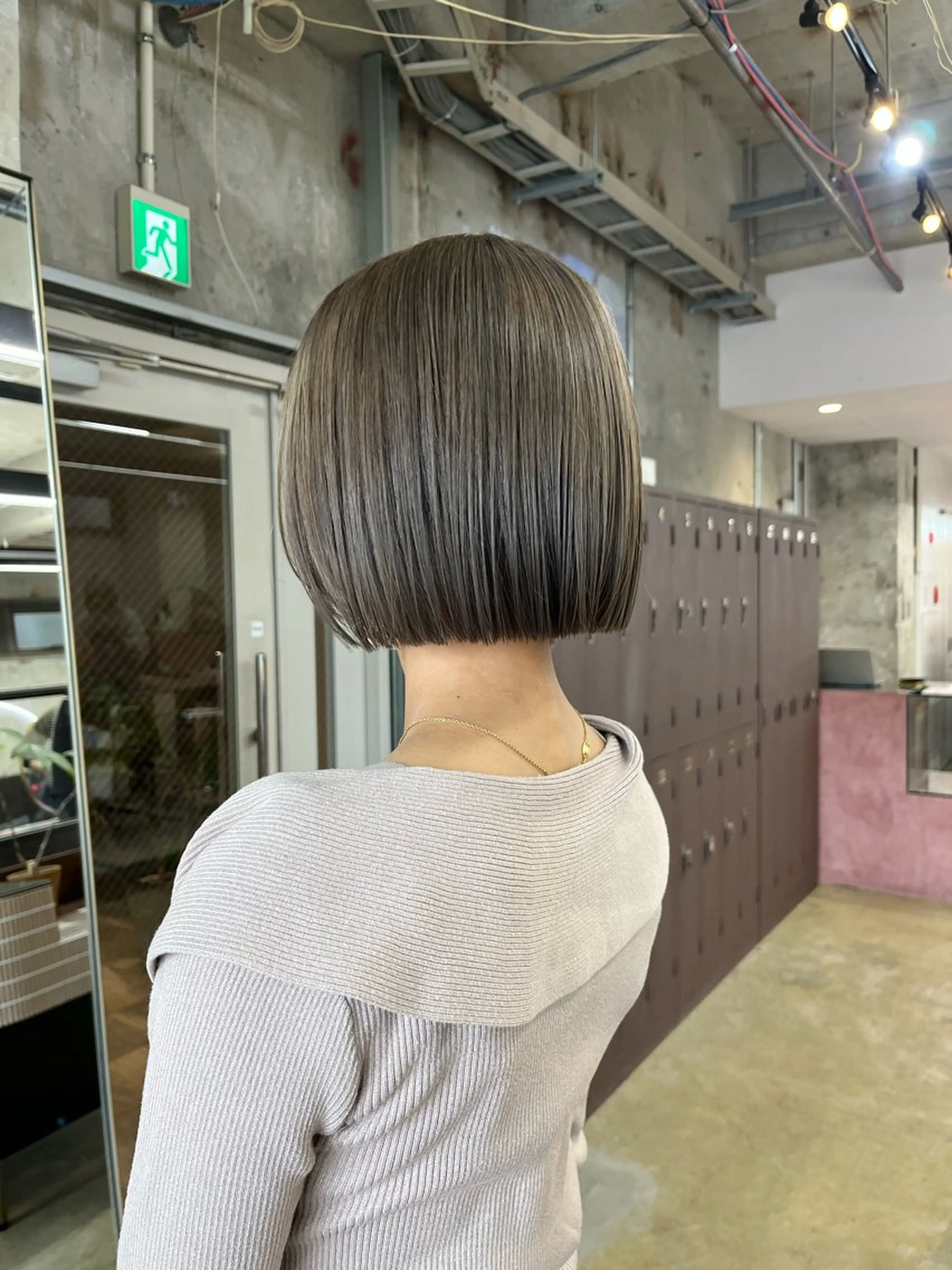 ミディアム カラー アッシュ アッシュグレー アッシュグレージュ グレージュ カット ヘアカラー トリートメント 小木曽智美 /ボブ/ショートのヘアスタイル