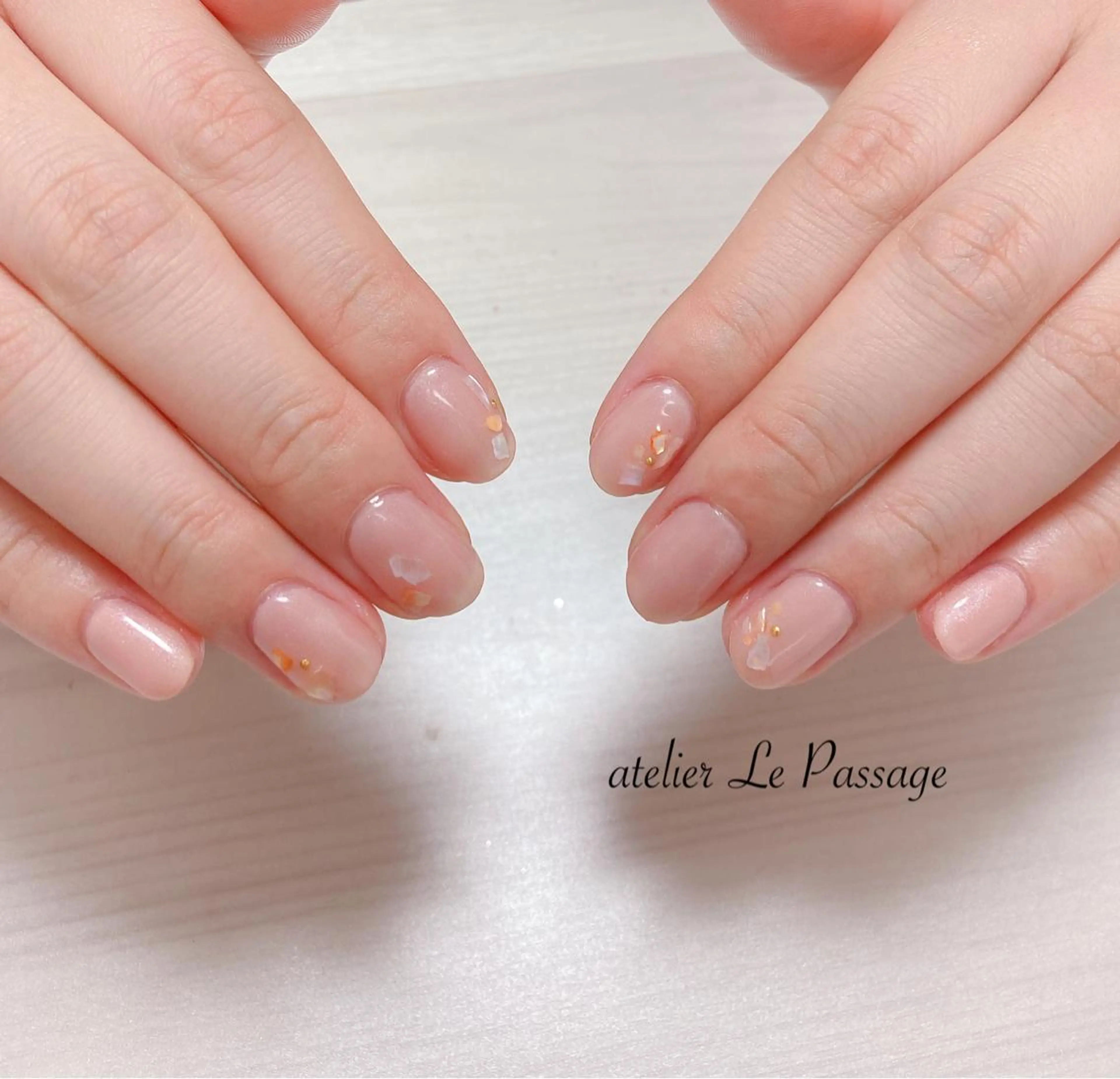 ネイル ジェルネイル キラキラネイル ラメ(グリッター) オフィスネイル ワンカラーネイル Atelier Le Passage所属・h nakatsukaのネイルデザイン