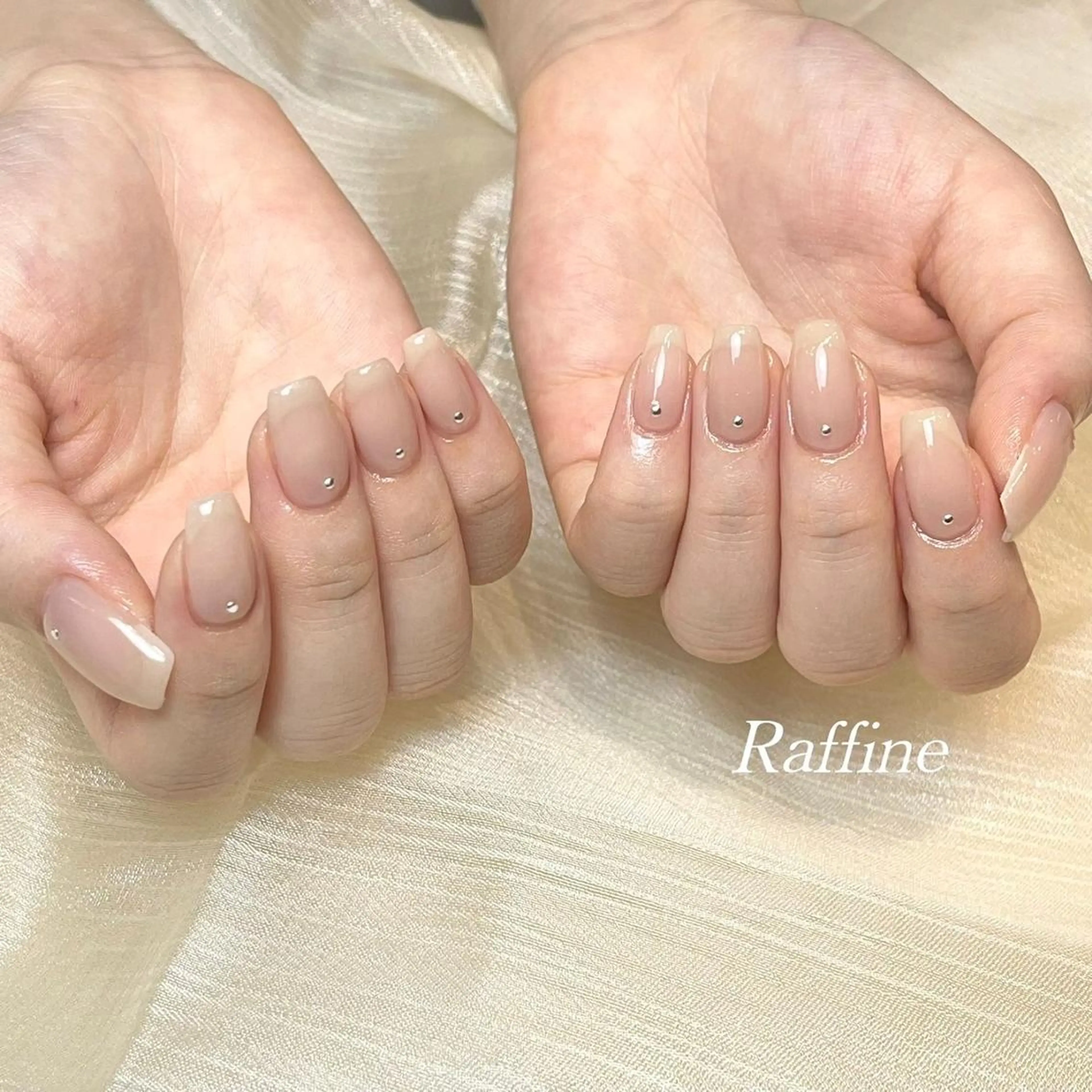 ネイル ハンドネイル RAFFINE 月🦋🩵のネイルデザイン