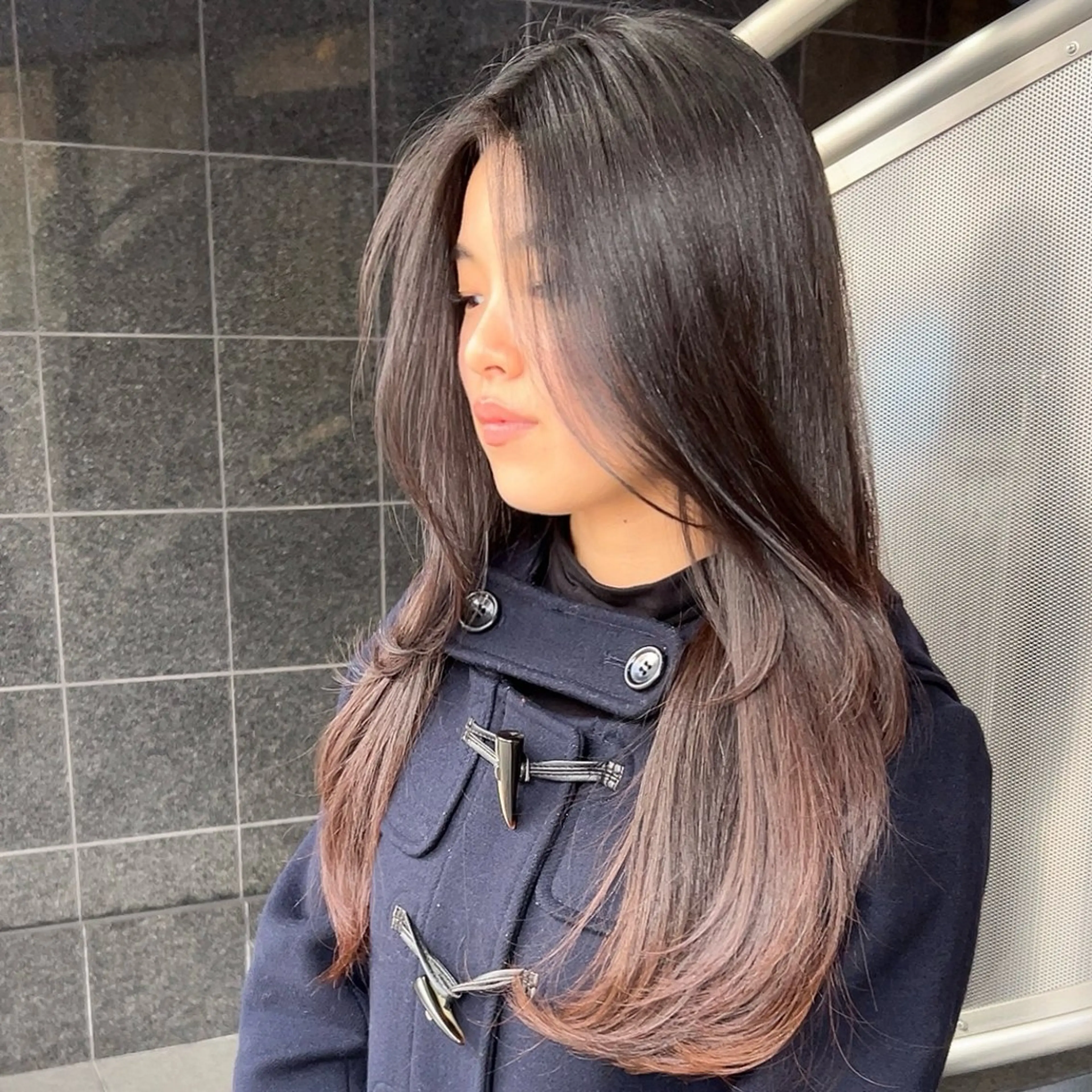 ロング レイヤーカット ロング カット ヘアカラー calna 古賀 菜摘のヘアスタイル