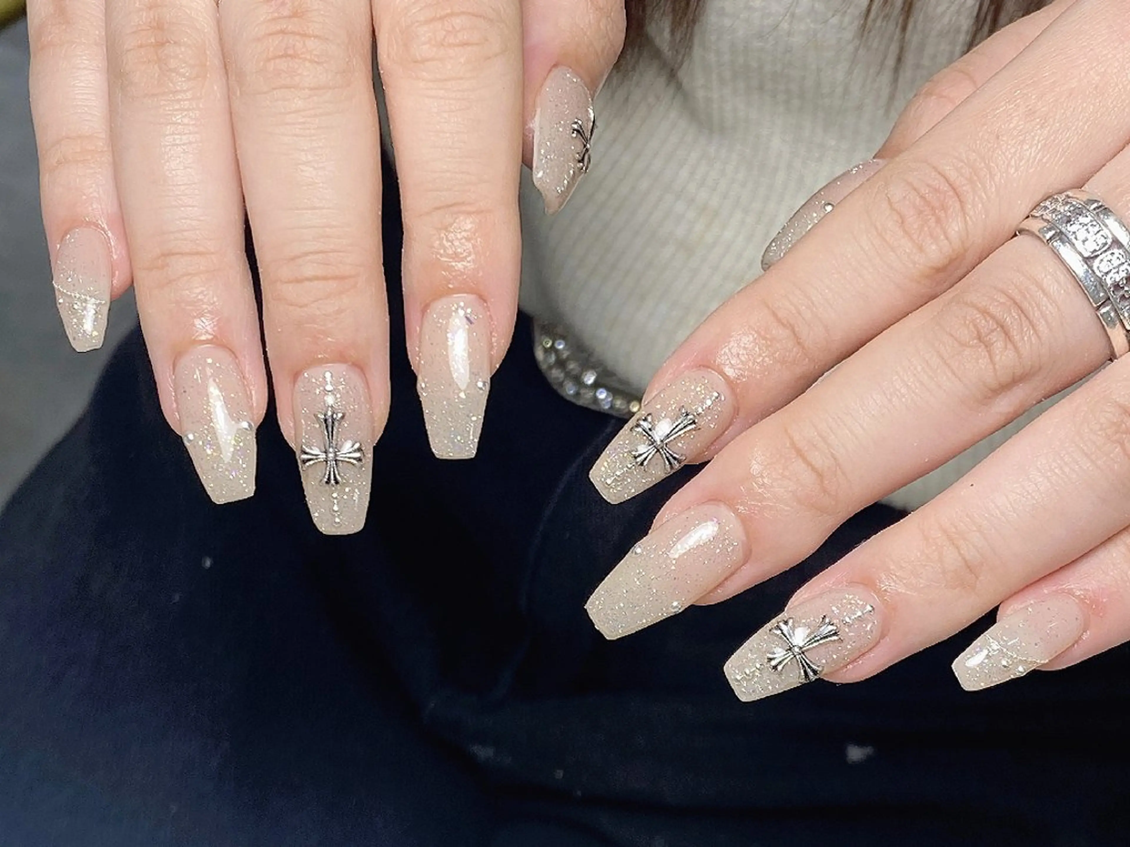 ネイル チークネイル フレンチネイル ジェルネイル ガーリー キラキラネイル ハンドネイル UM Nail Salonのネイルデザイン