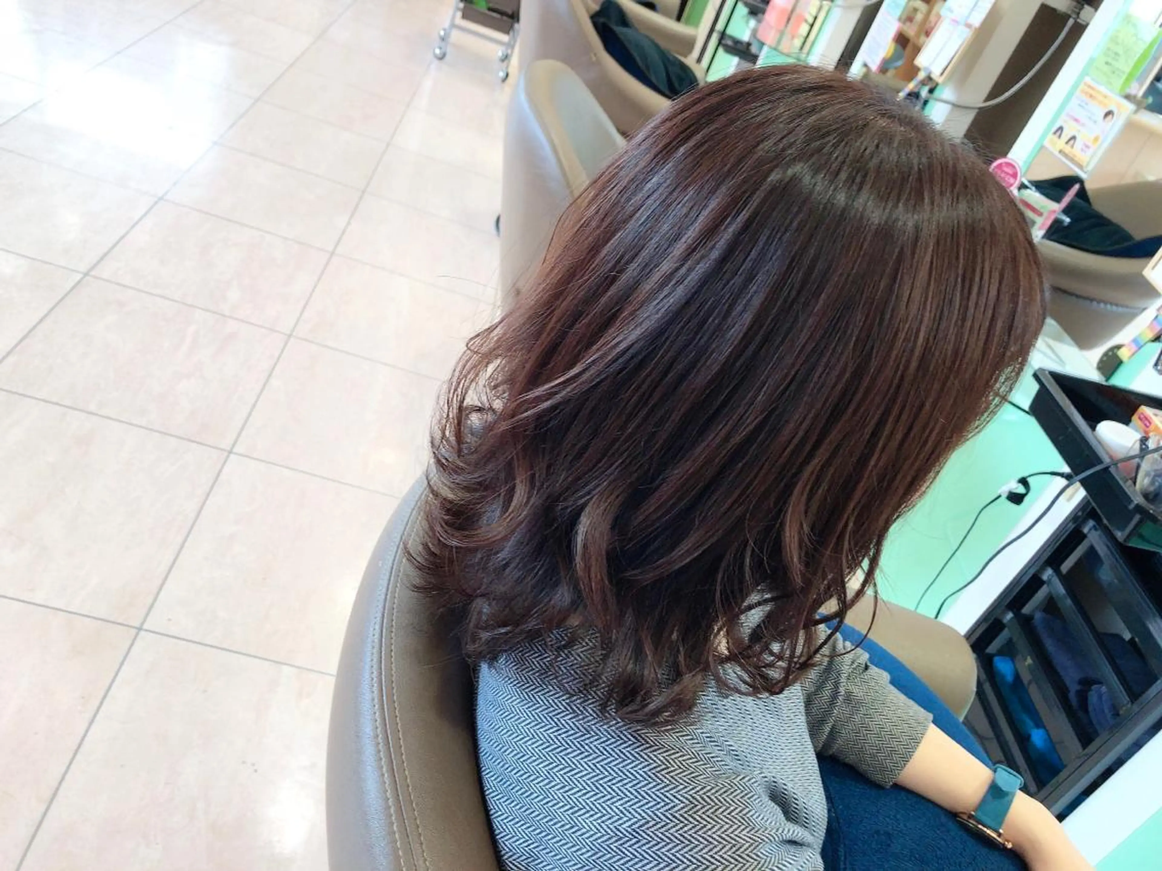 ミディアム TIARA minoriのヘアスタイル