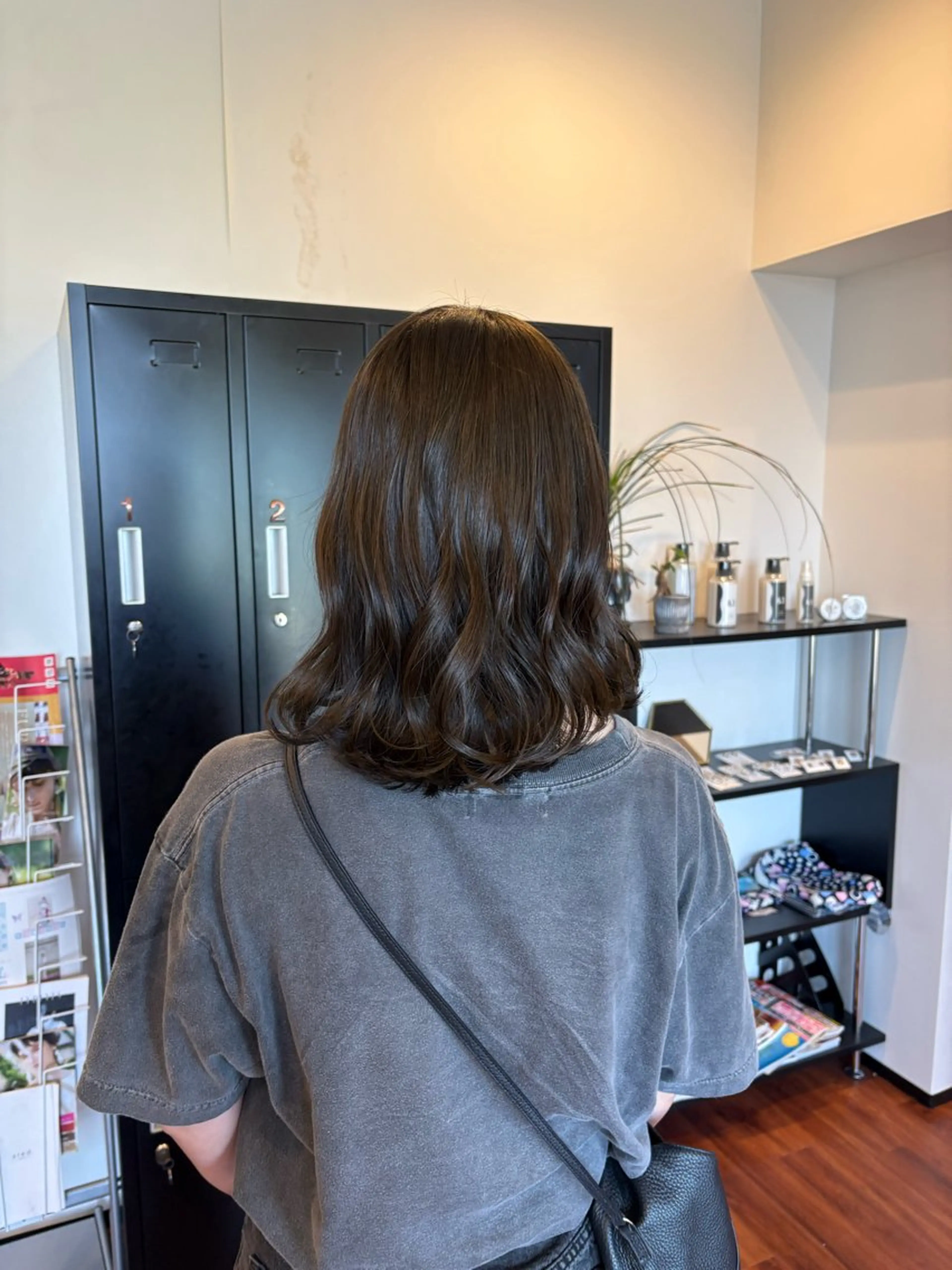 ミディアム カラー waku所属・豊橋/菜月/ブリーチ /艶カラーハイトーンのヘアスタイル