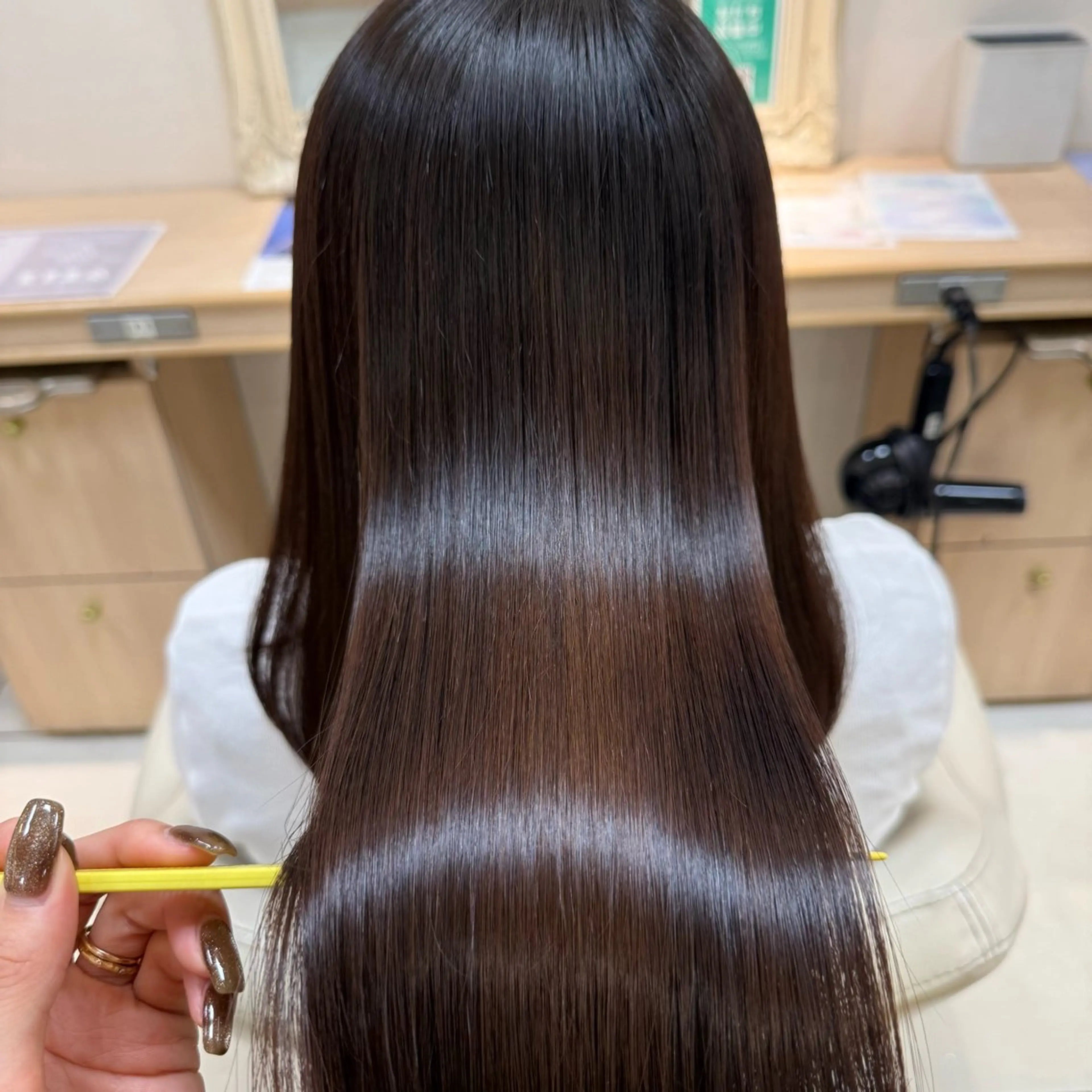 ロング カット 縮毛矯正 トリートメント 店長ハイトーンカラー 柞山史奈のヘアスタイル