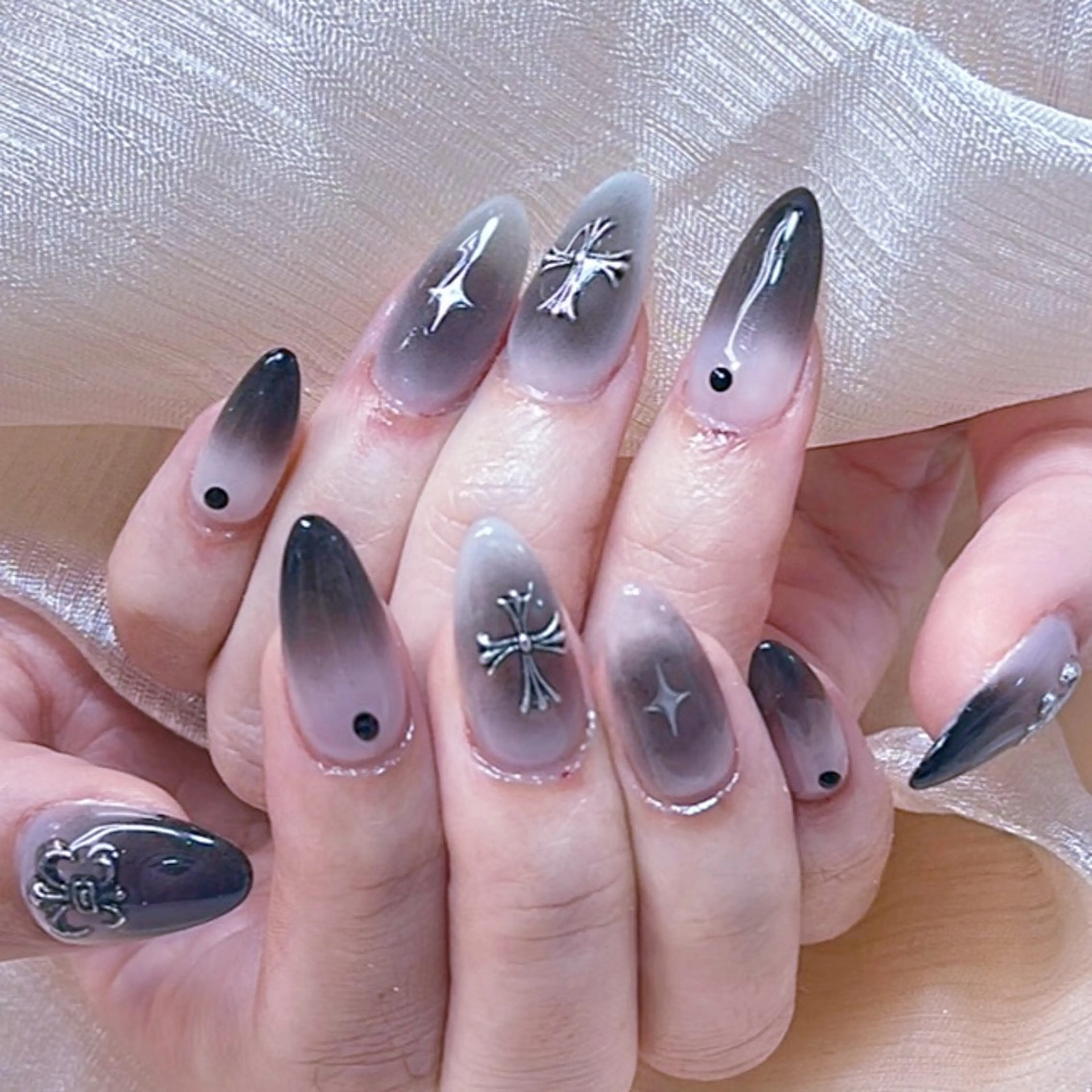 ネイル Hana 🎗のネイルデザイン