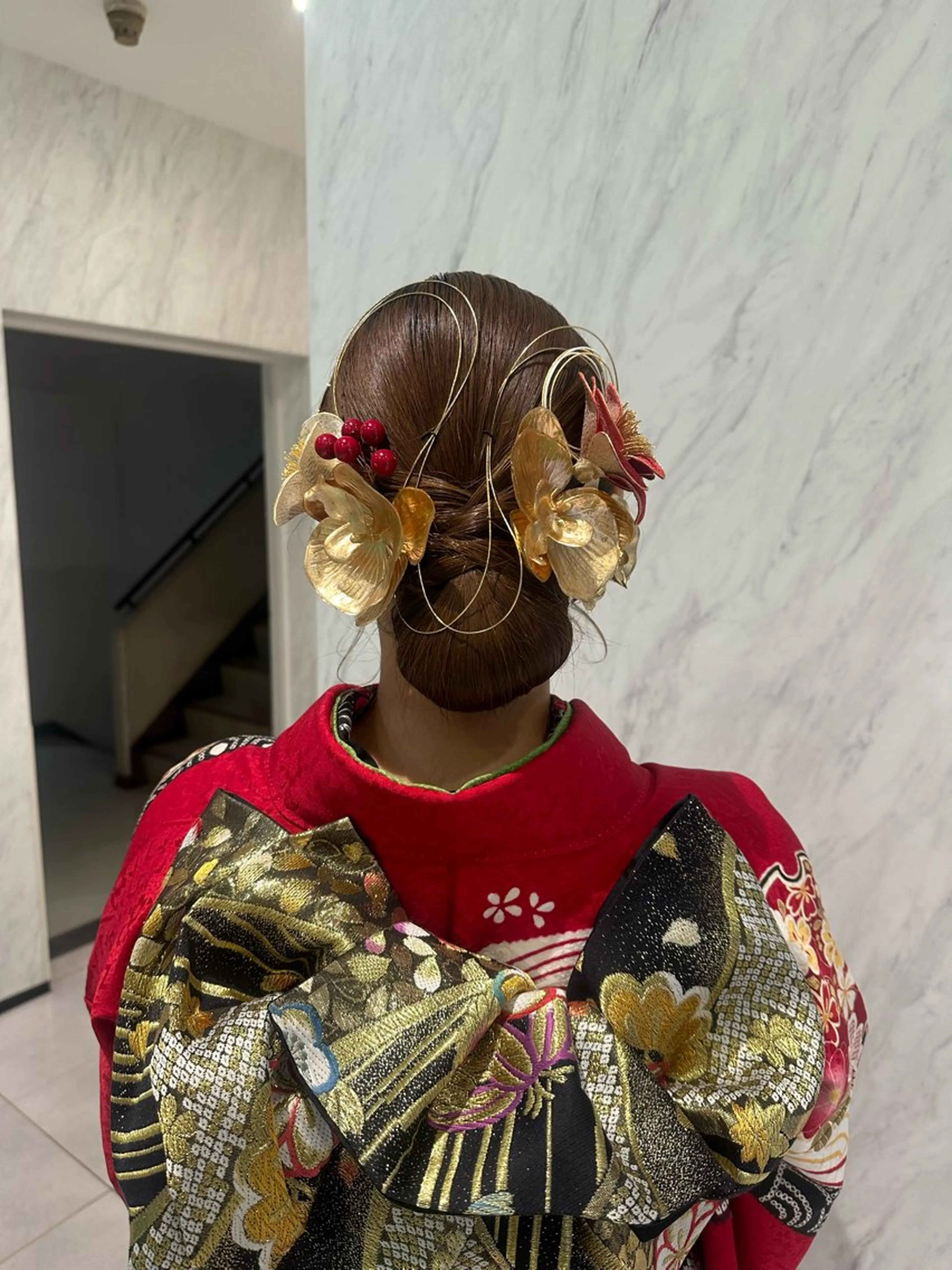 セミロング ヘアアレンジ ヘアセット LeeHorie MIUのヘアスタイル