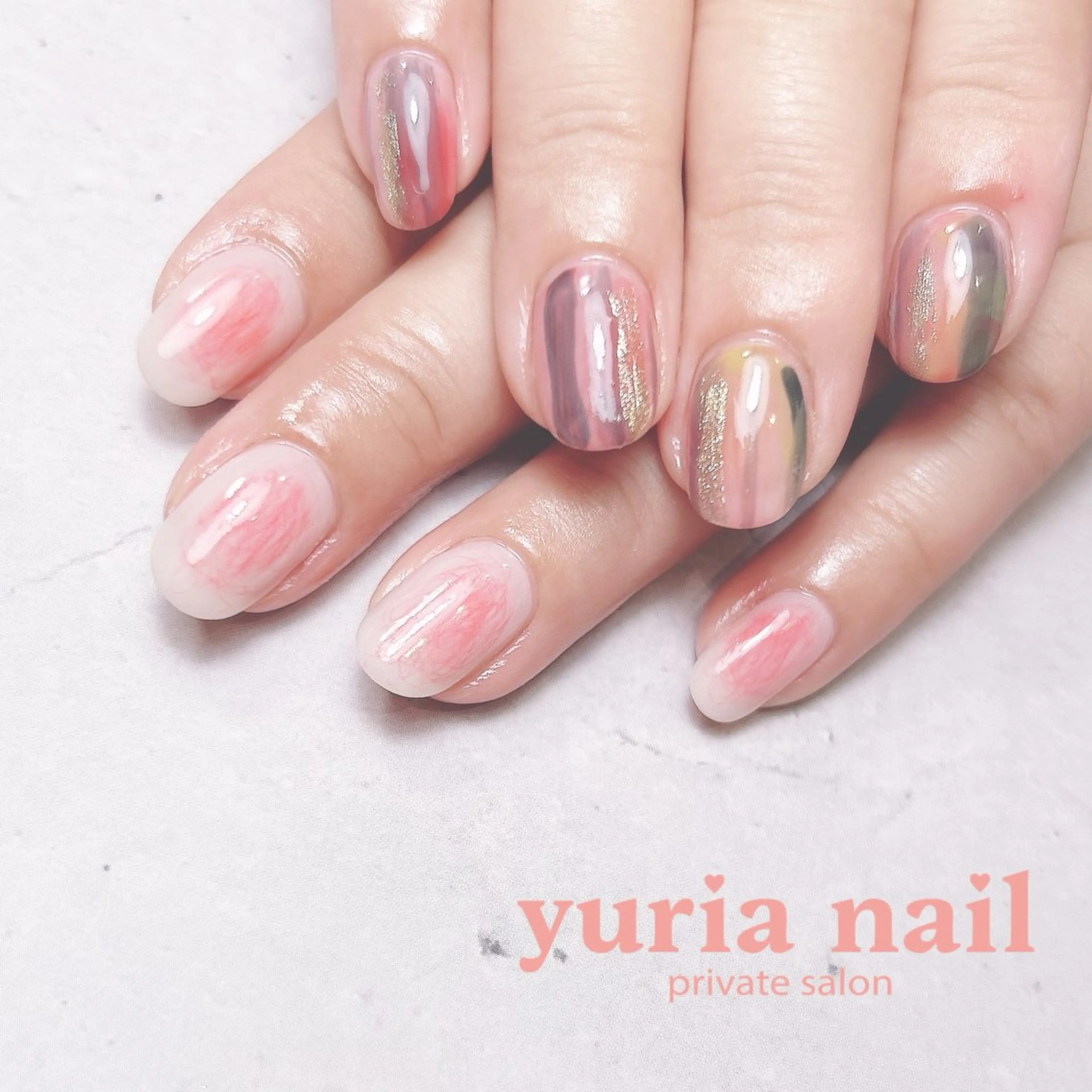 ネイル ジェルネイル ニュアンスネイル ホワイト ハンドネイル 小林 ゆりあのネイルデザイン