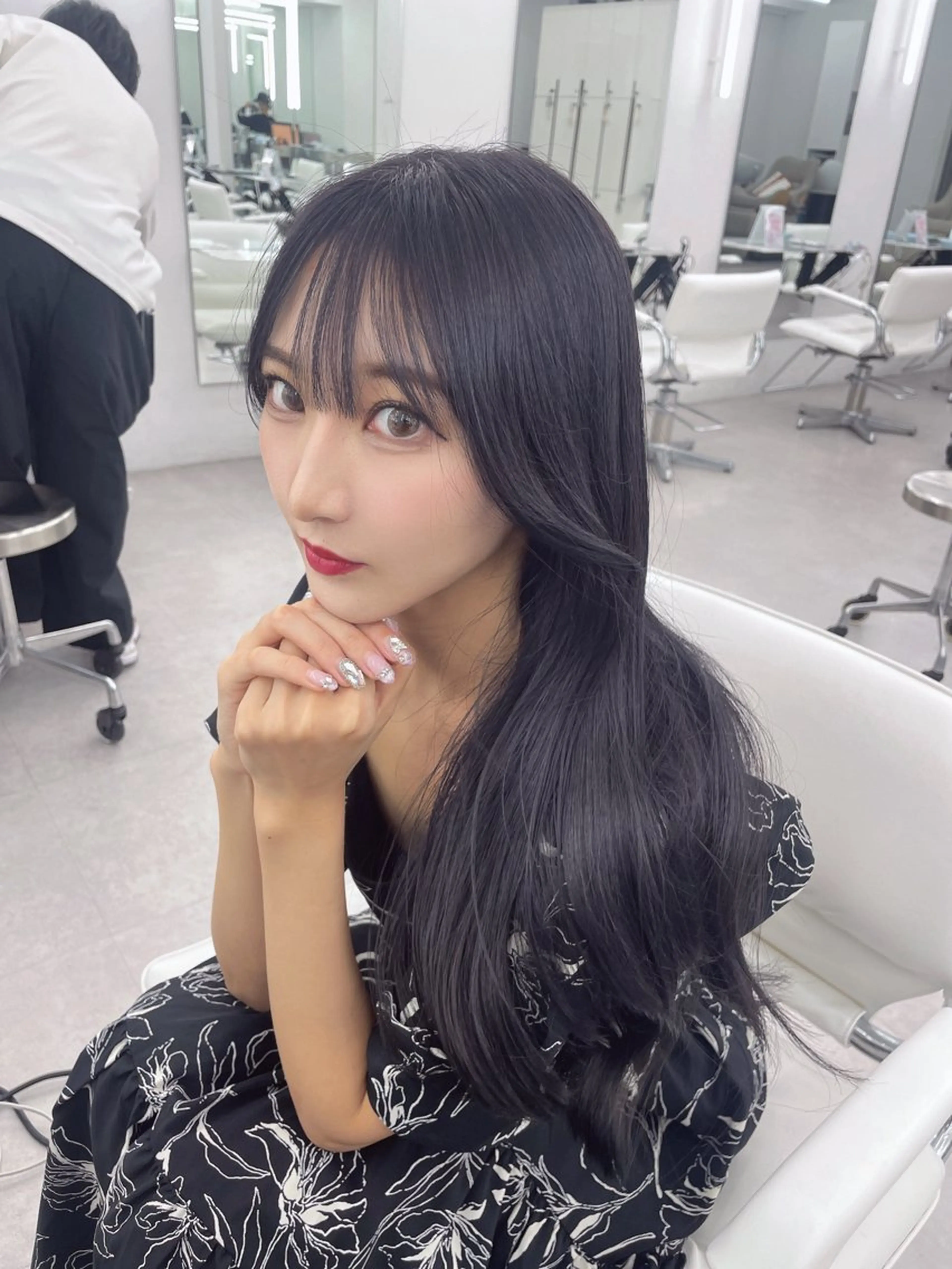 ロング カラー アッシュ ベージュカラー 黒髪 ブリーチ ブルーカラー 透明感カラー✨🩵 韓国ヘアkanatoのヘアスタイル