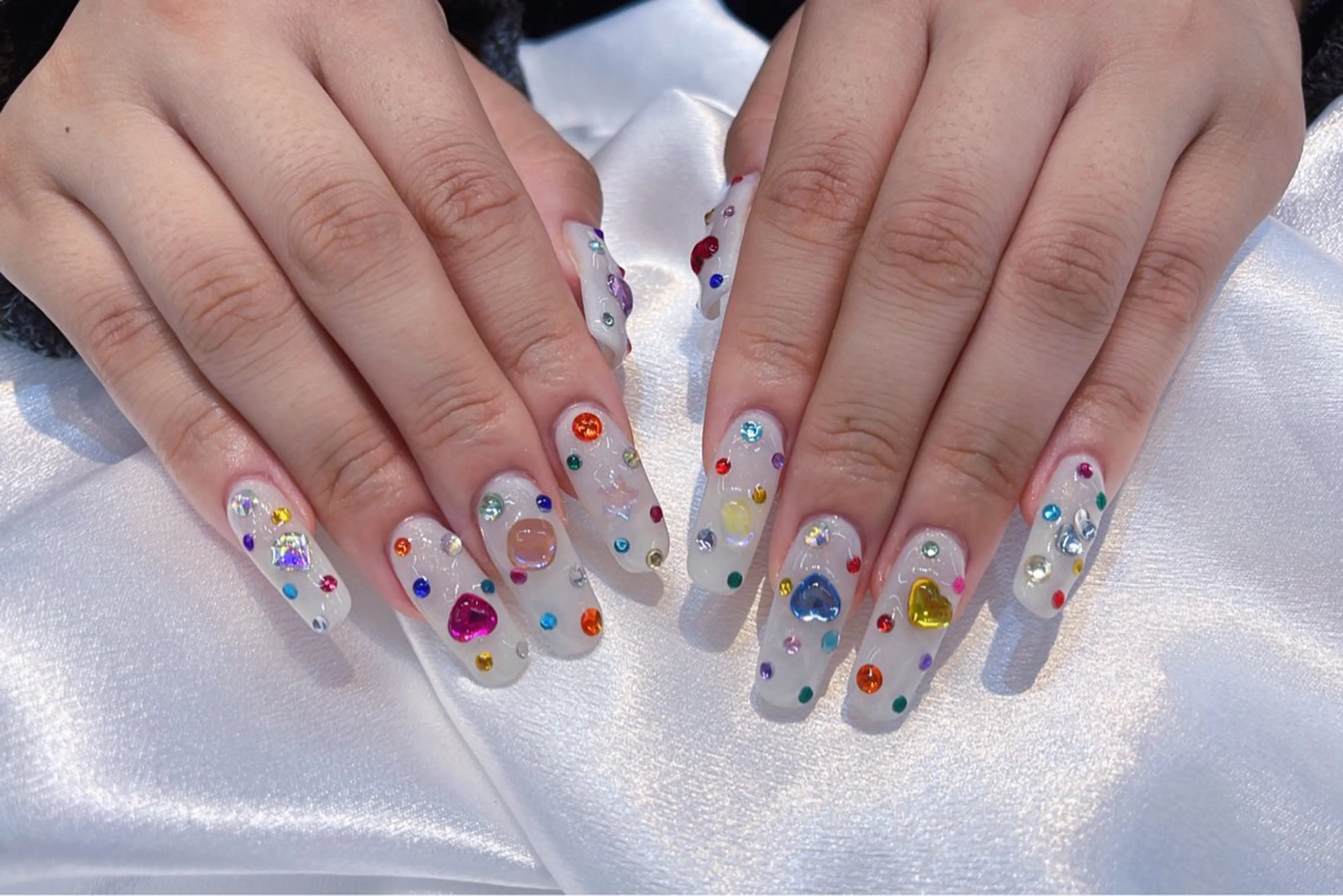 ネイル チークネイル 長さ出し ジェルネイル マグネットネイル 持ち込み ハンドネイル ハンドケア ラッキーネイルサロン 西川口東口店のネイルデザイン