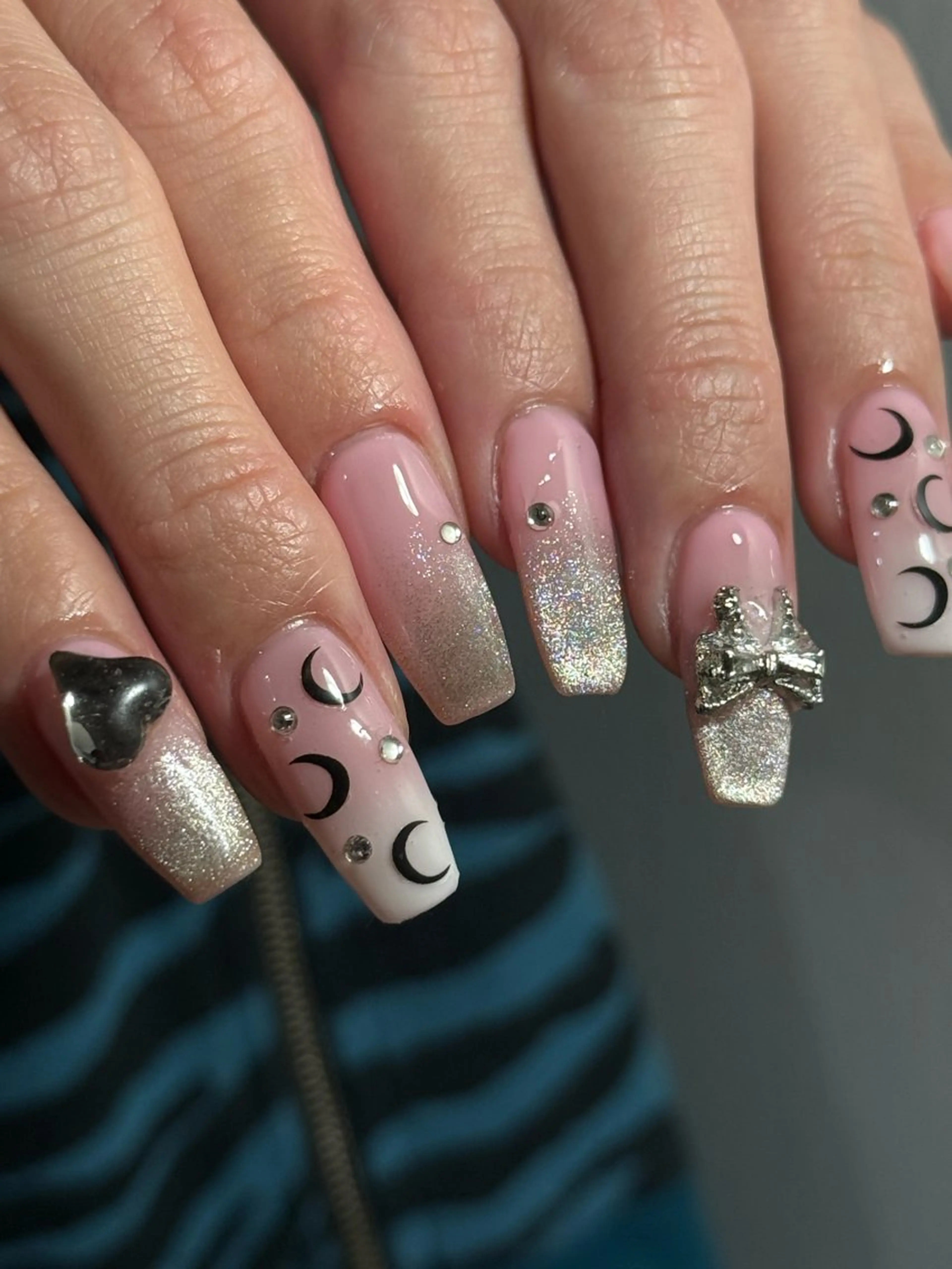 ネイル neouv所属・NEOUV_ mikuのネイルデザイン