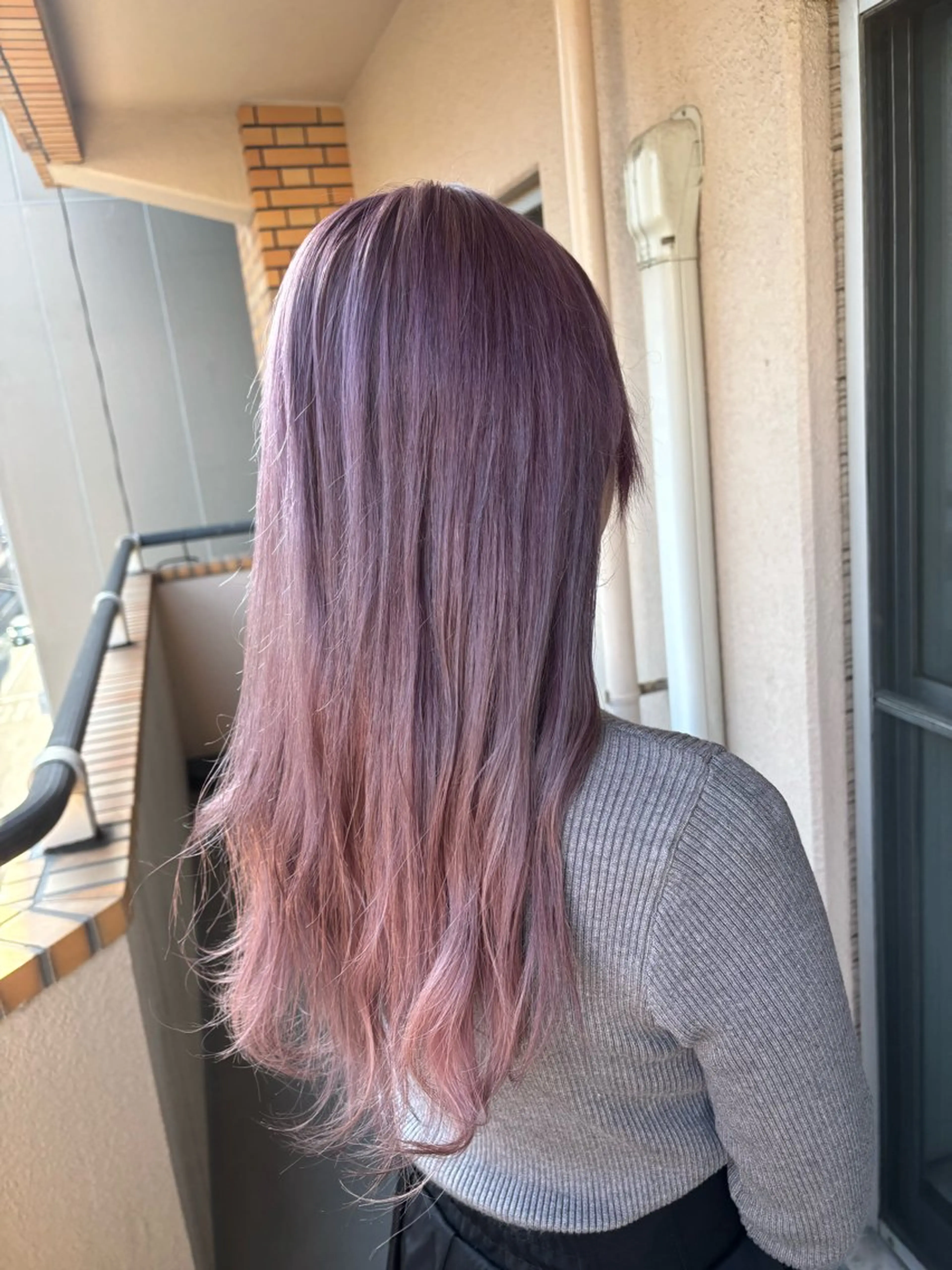 カット✂️＋トリプルカラー🌈🌈🌈（ブリーチ2回＋オンカラー）の写真