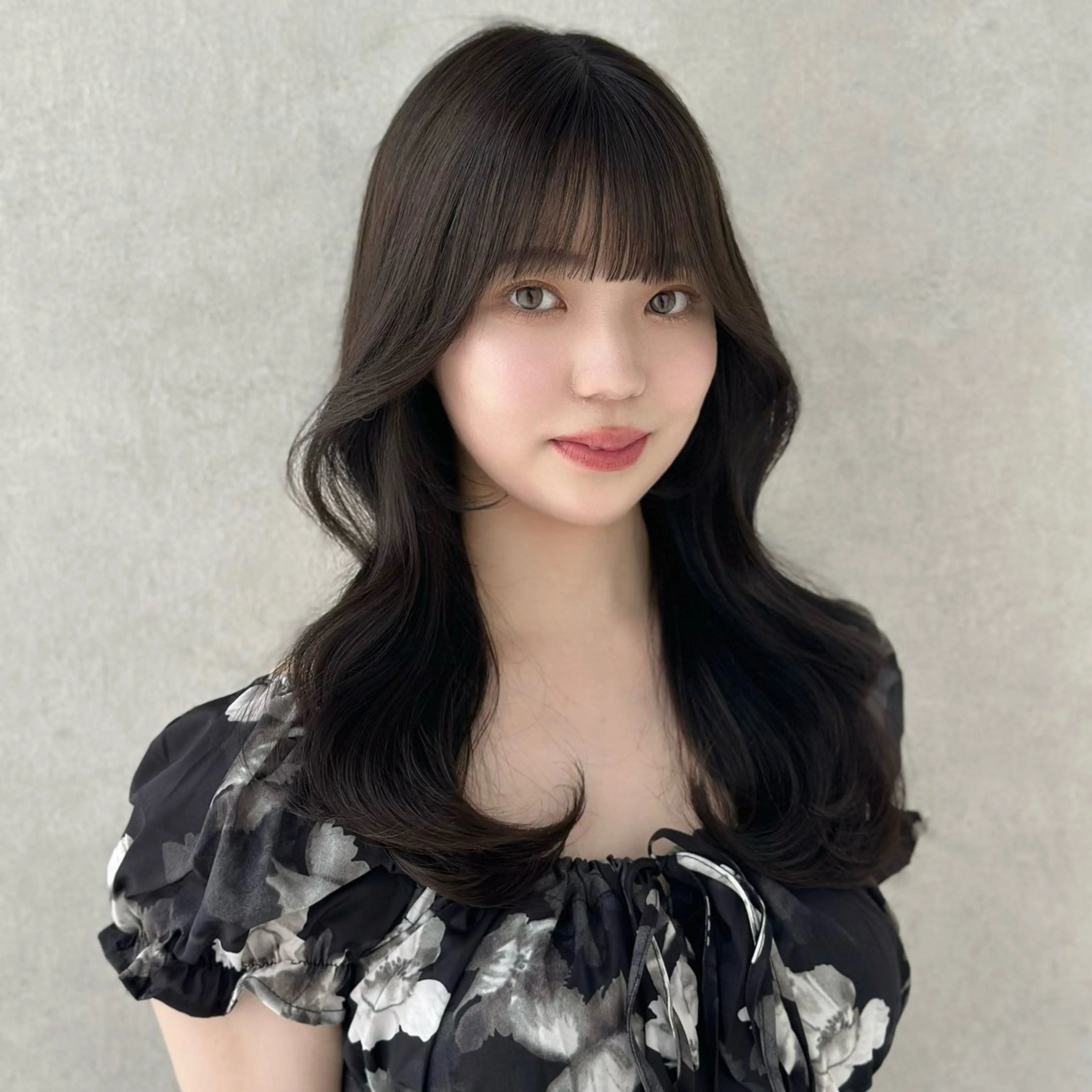 セミロング カラー パーマ ヘアアレンジ カット ヘアカラー トリートメント FERiCIA.  表参道所属・レイヤーカット 🪄吉野翔悟のヘアスタイル