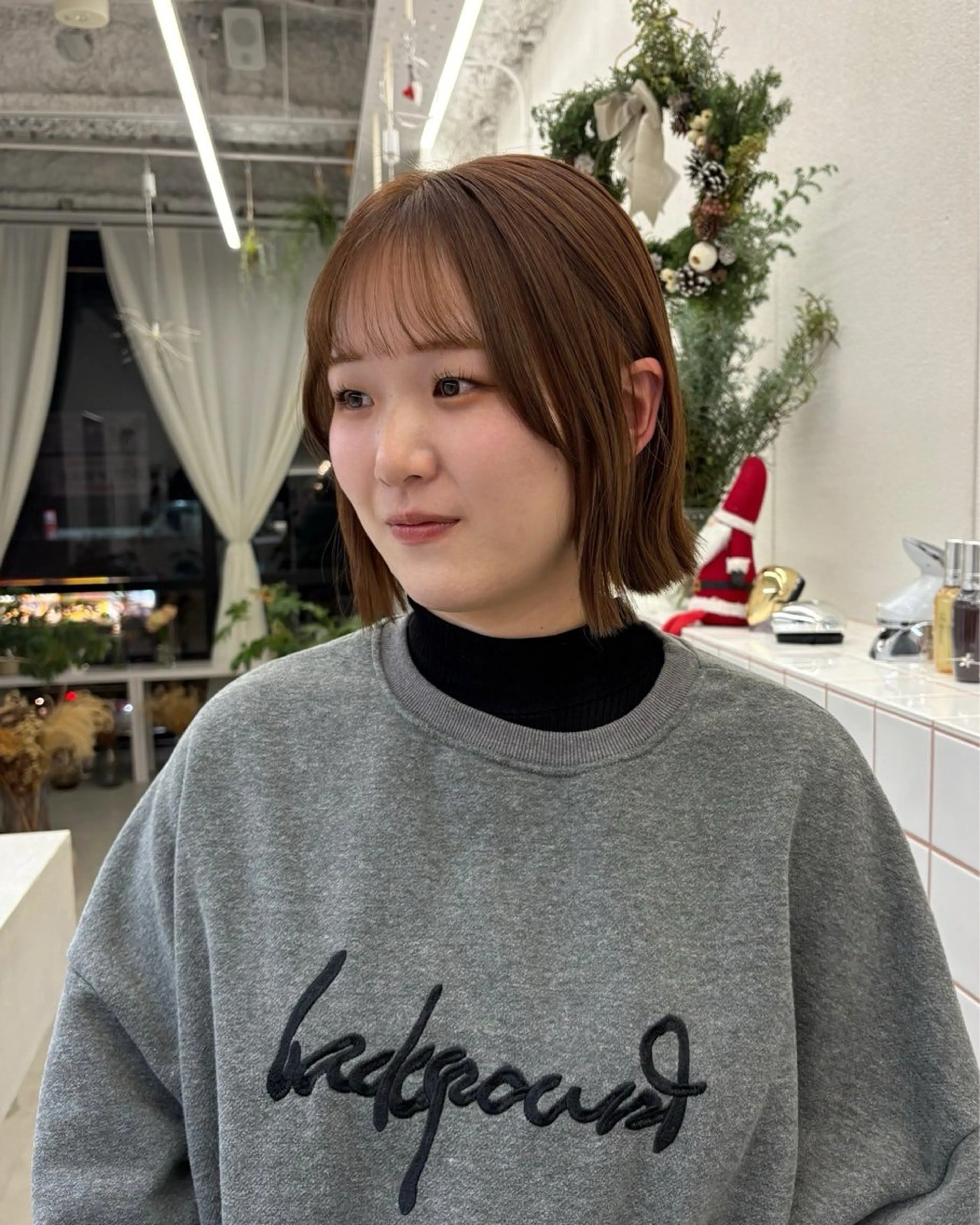 カラー 🌷花屋併設🌷 岡本明日実のヘアスタイル